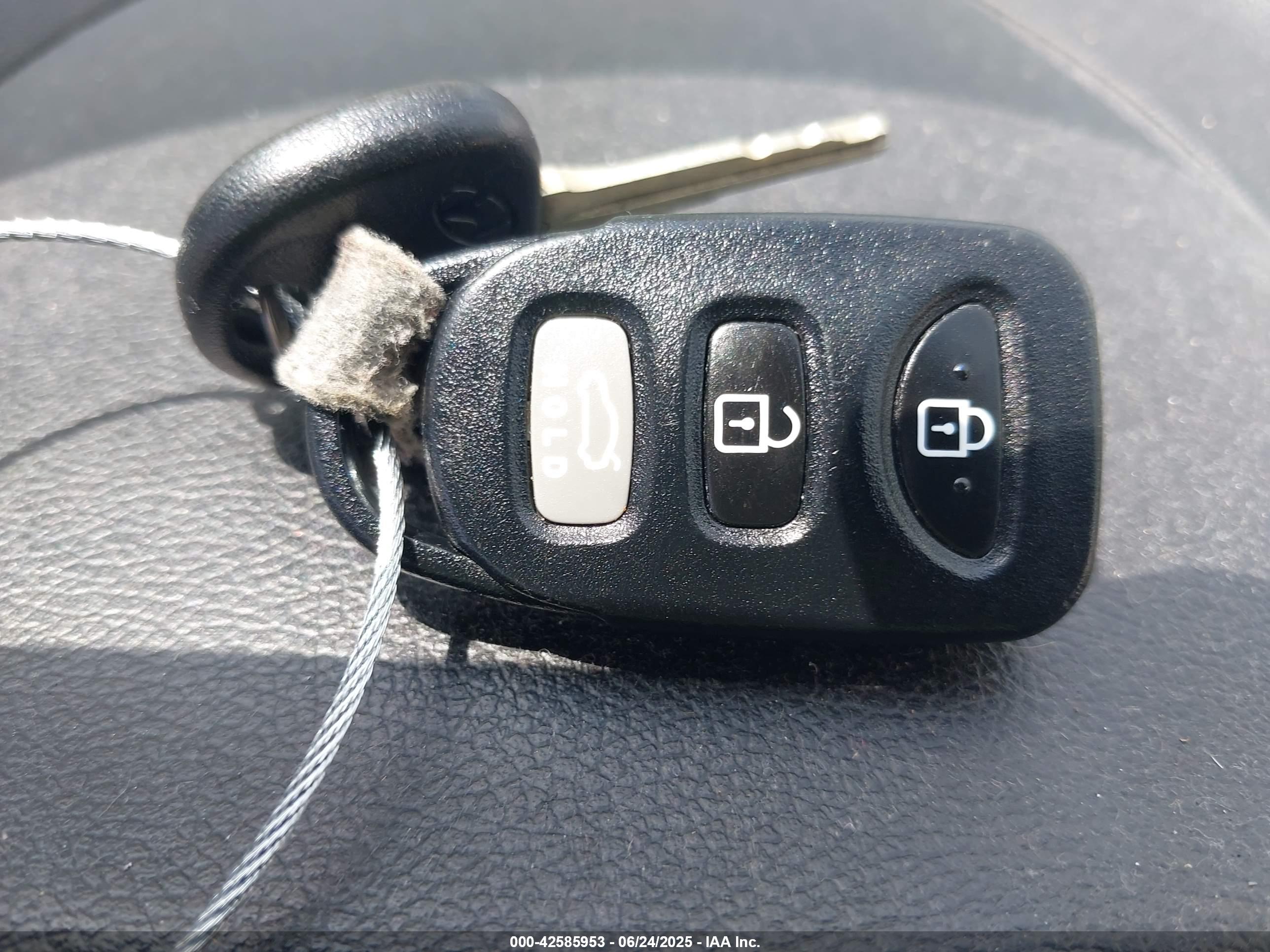 HYUNDAI ELANTRA image 11