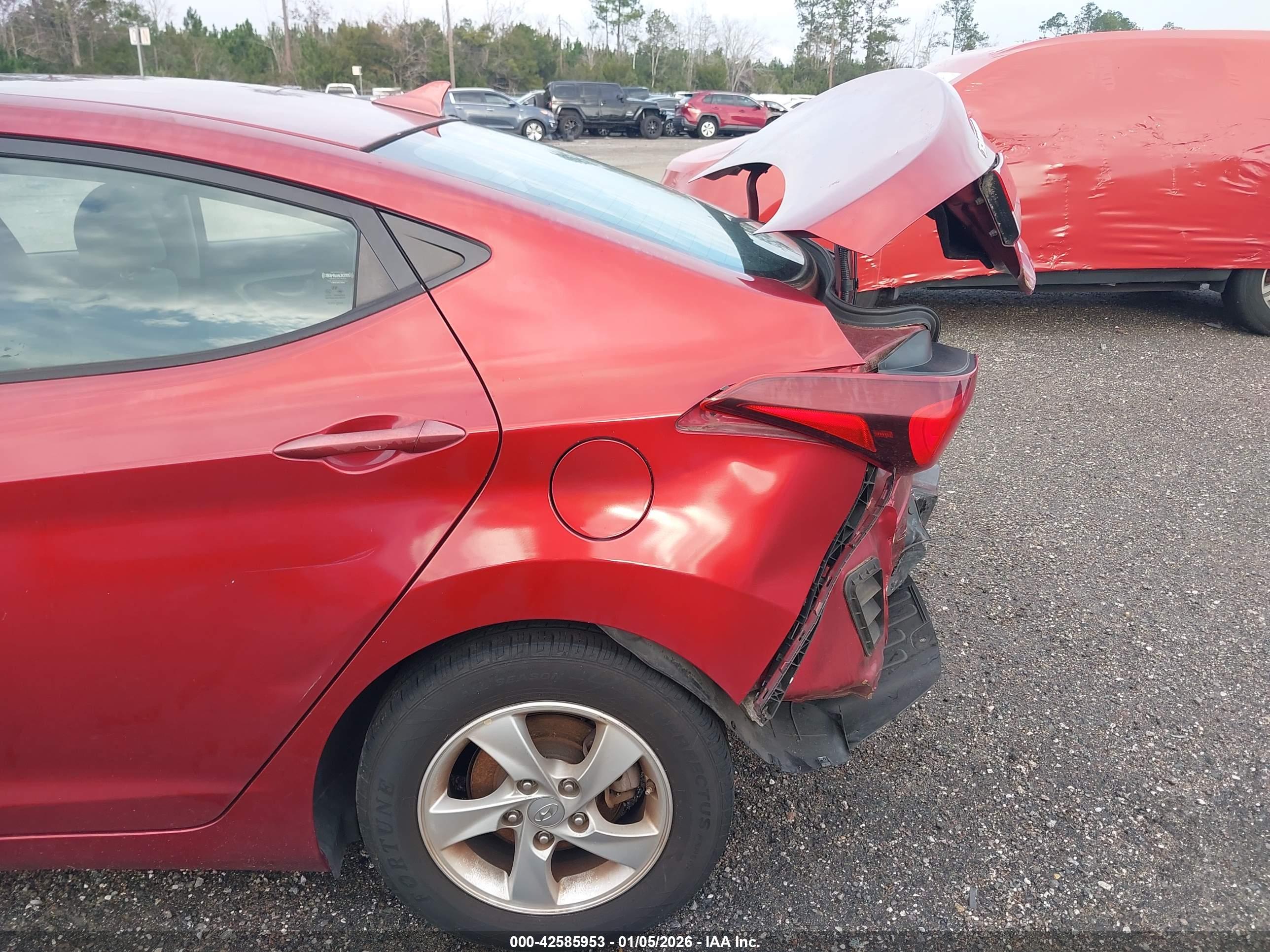 HYUNDAI ELANTRA image 6