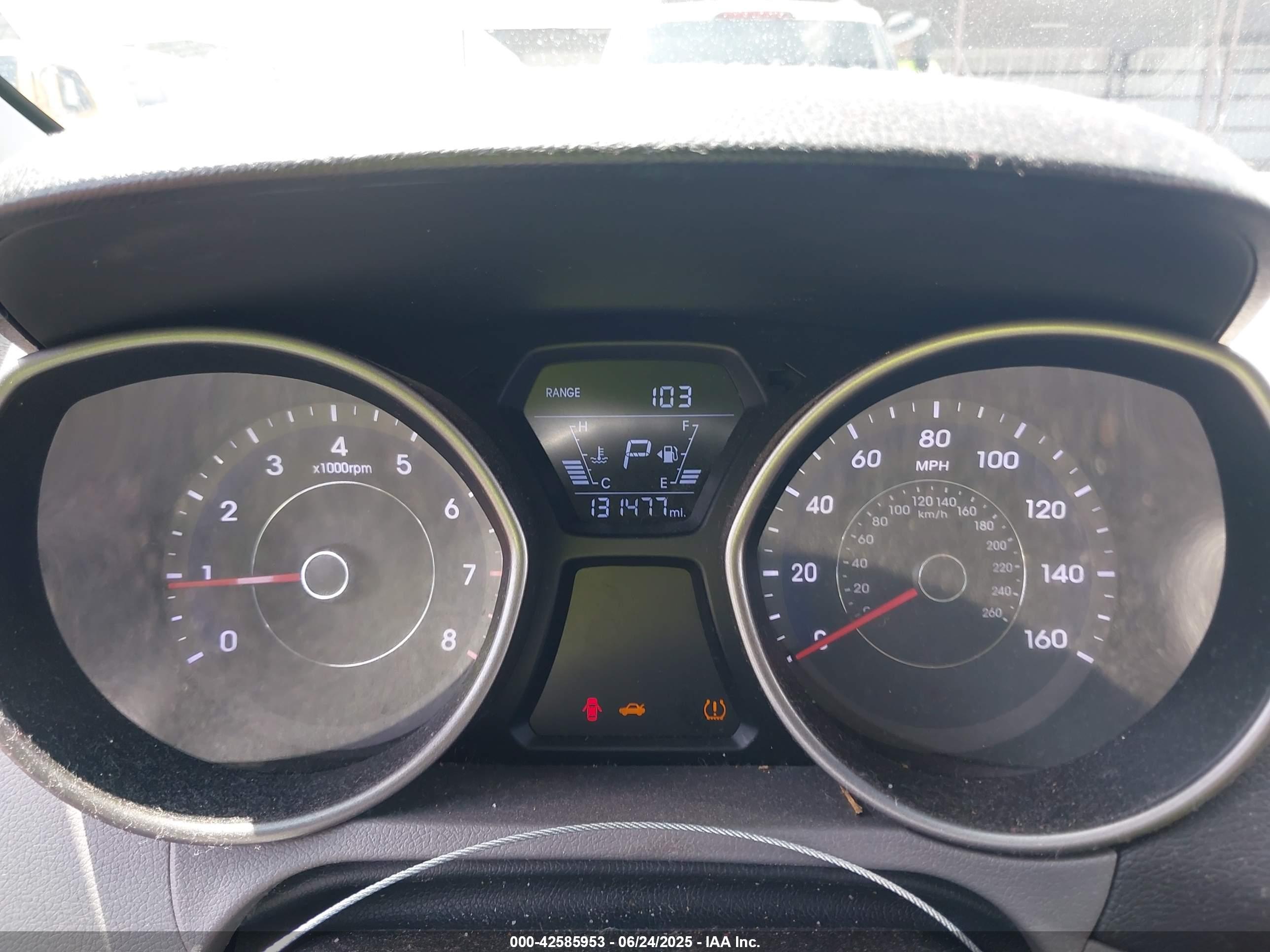 HYUNDAI ELANTRA image 7