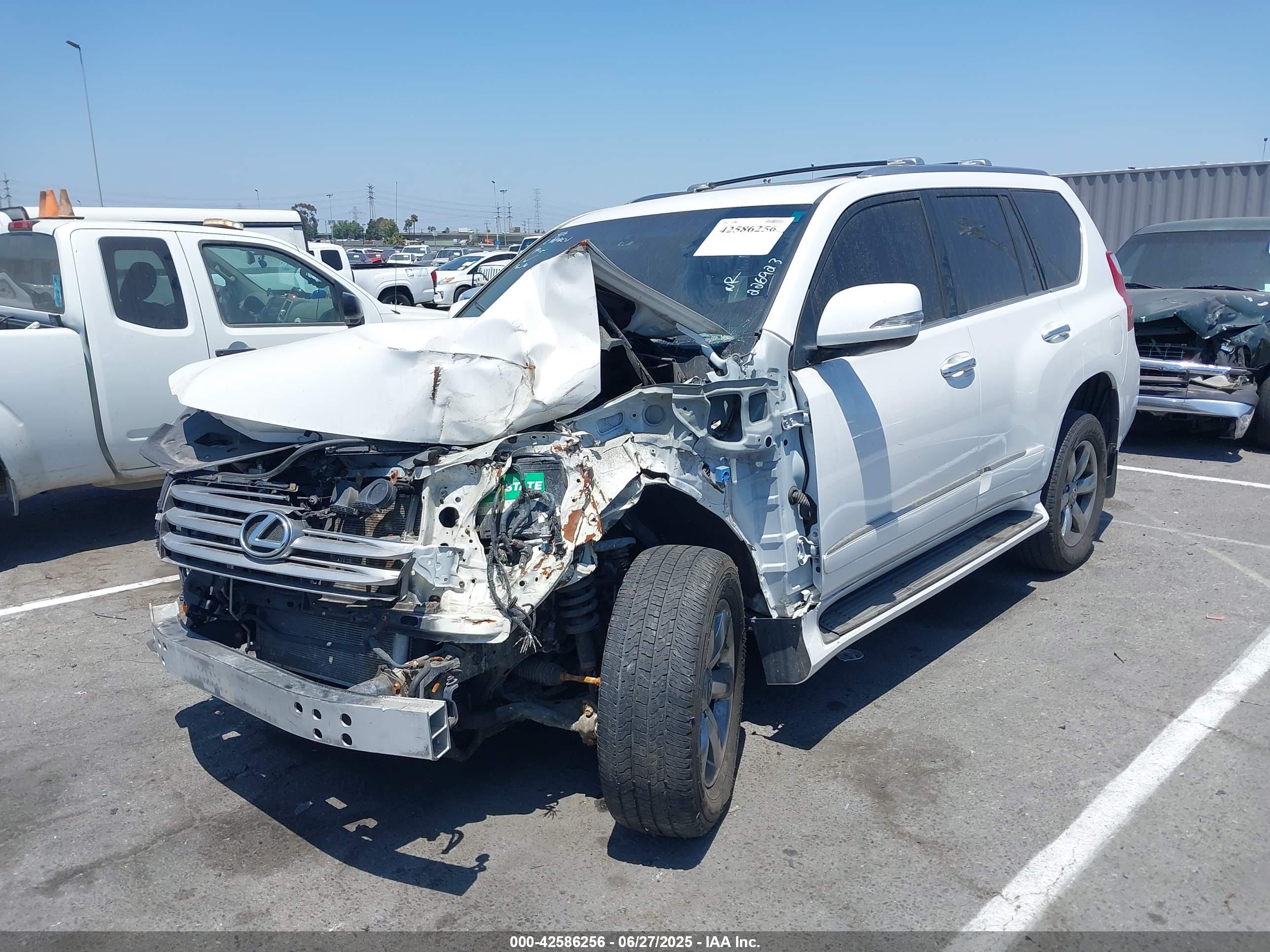 LEXUS GX image 2