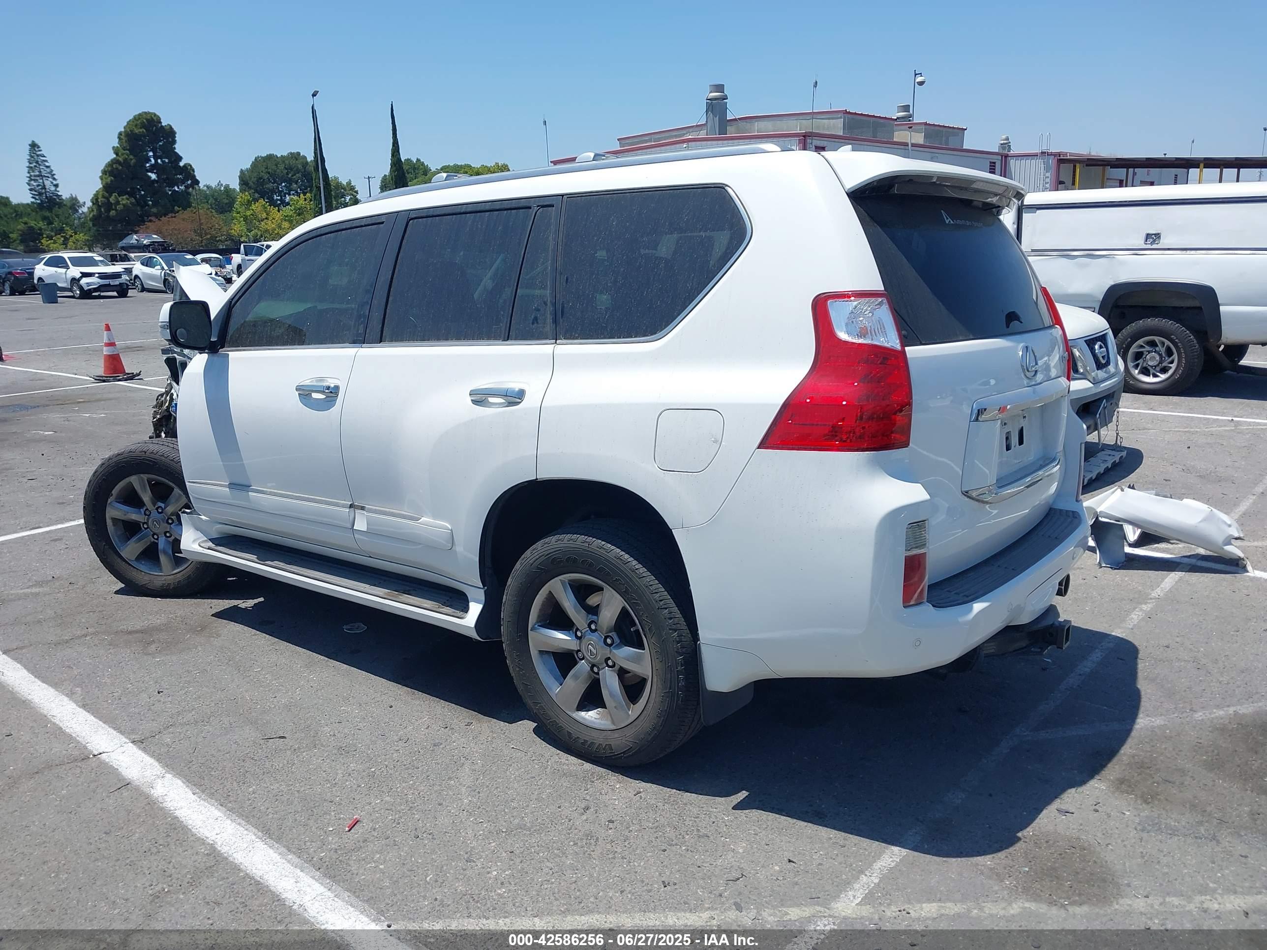 LEXUS GX image 3