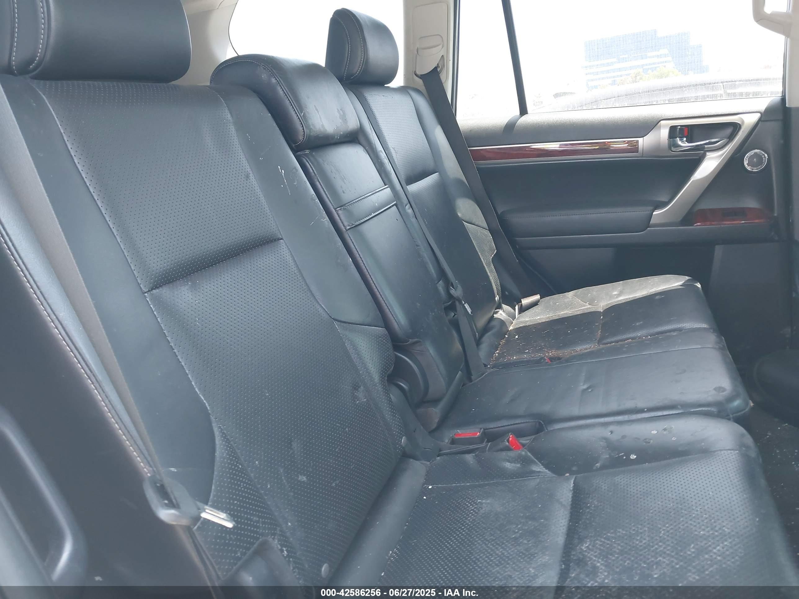 LEXUS GX image 8