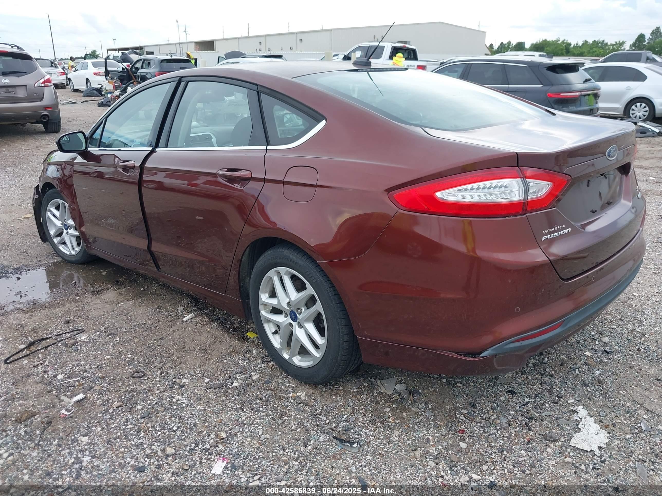 FORD FUSION image 3