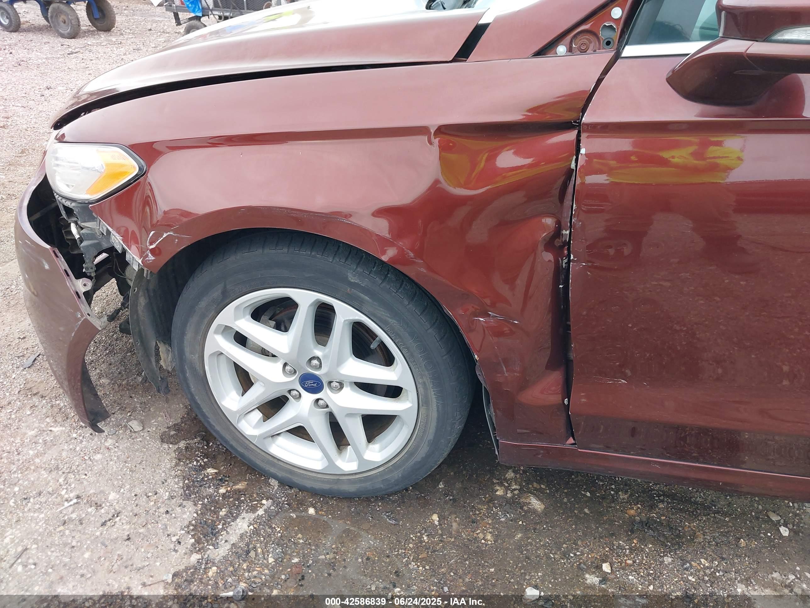 FORD FUSION image 6