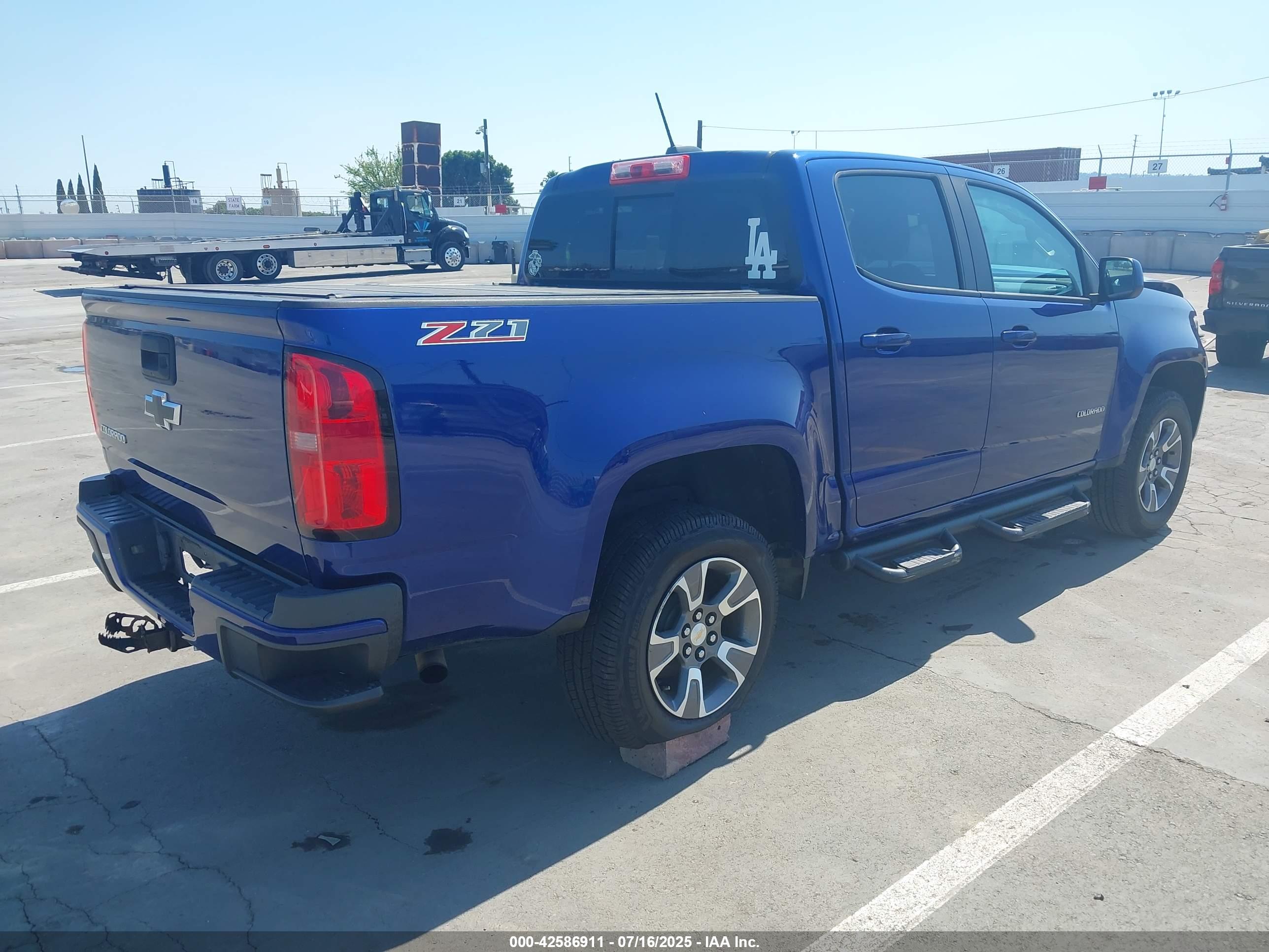CHEVROLET COLORADO image 4