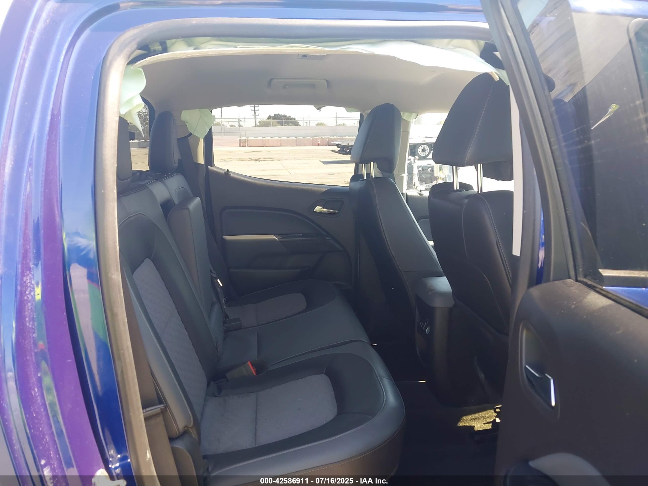 CHEVROLET COLORADO image 8