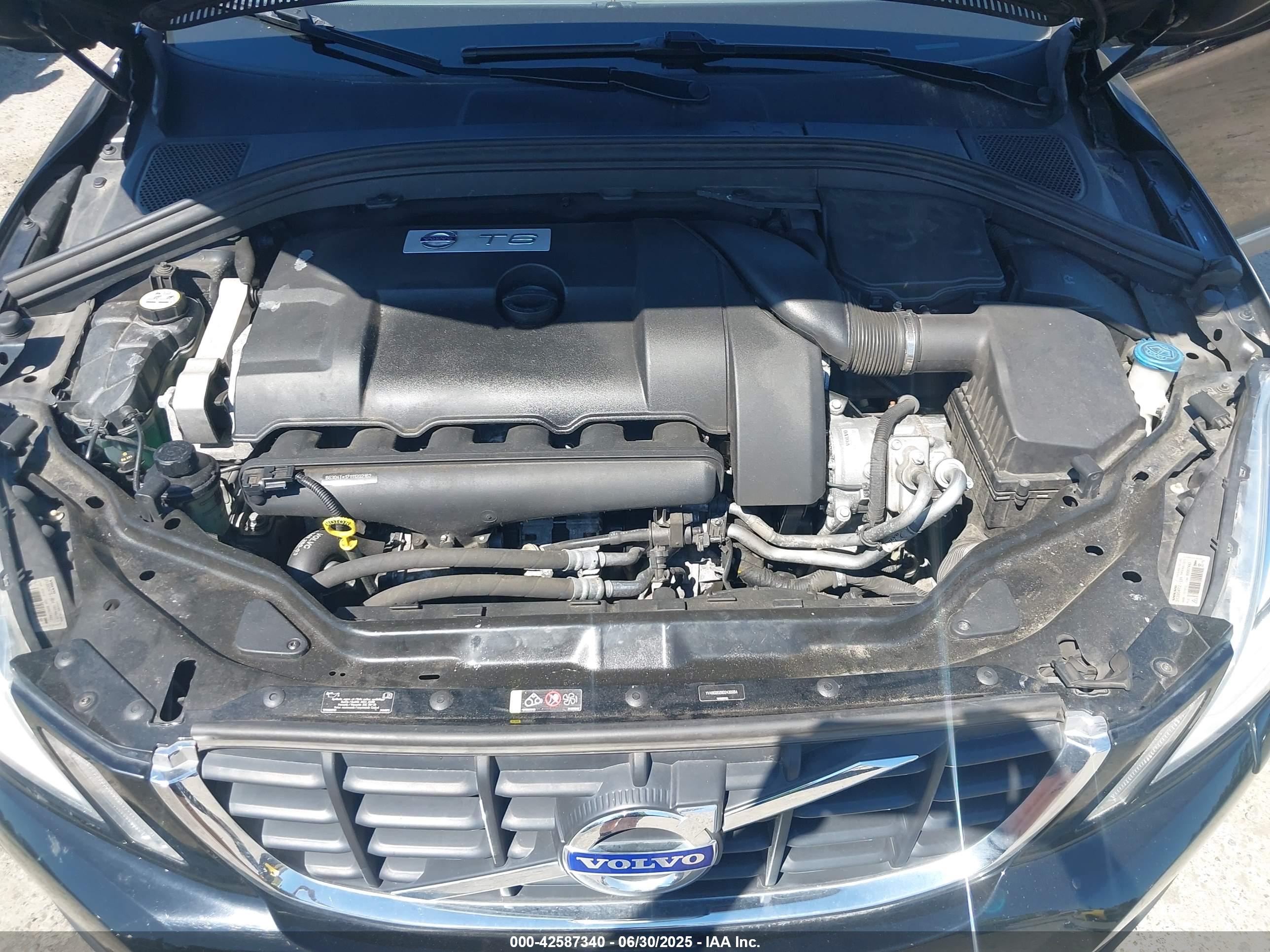 VOLVO XC60 image 10