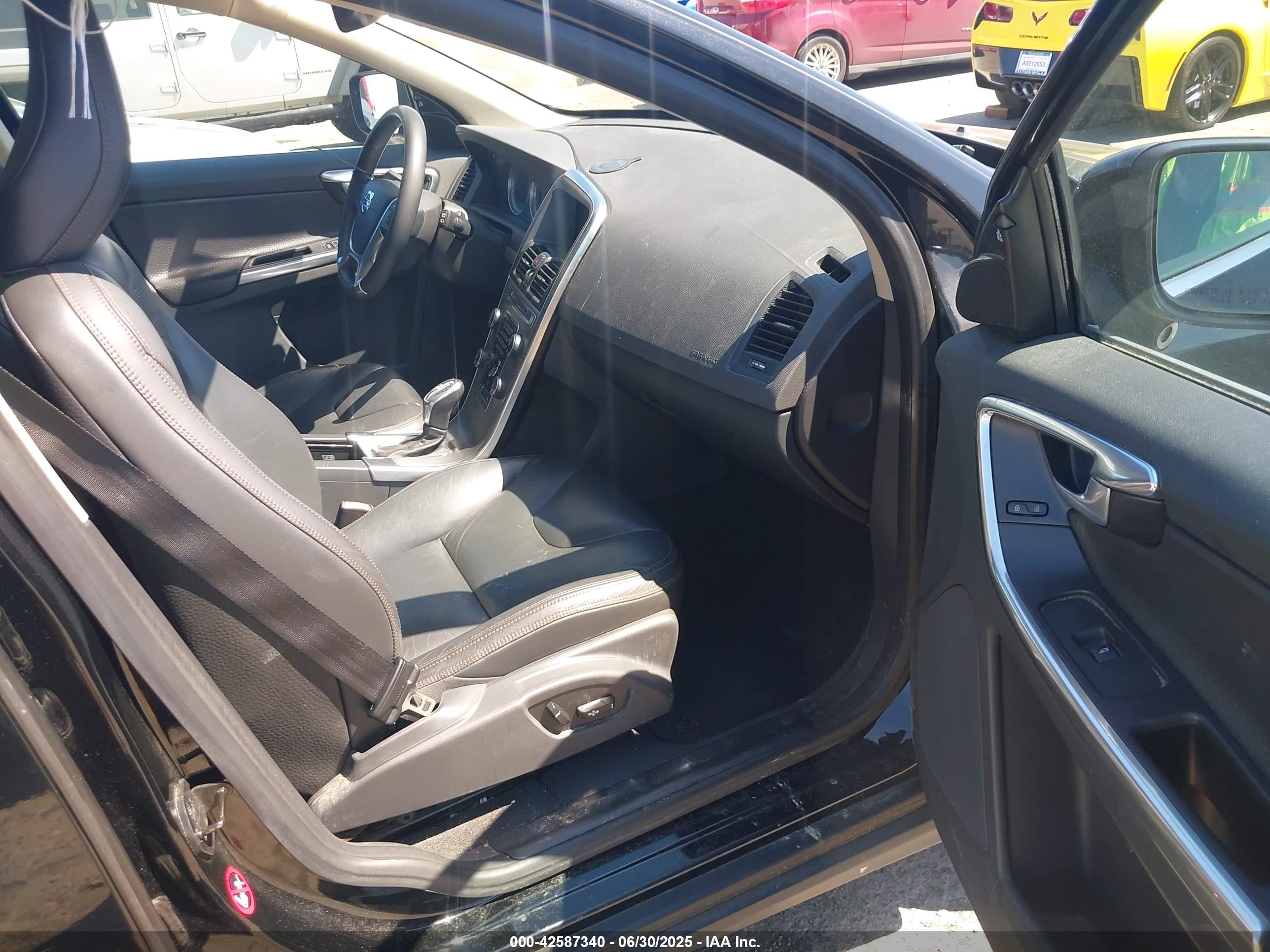 VOLVO XC60 image 5