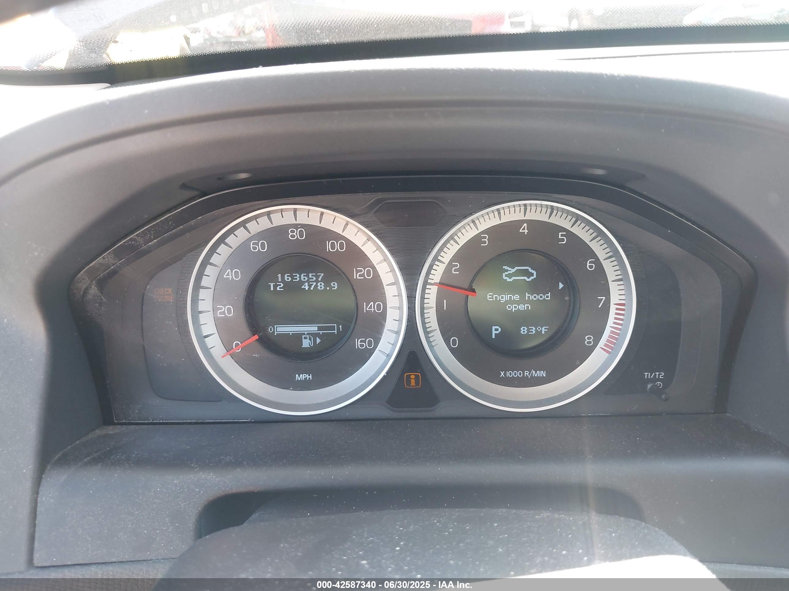 VOLVO XC60 image 7