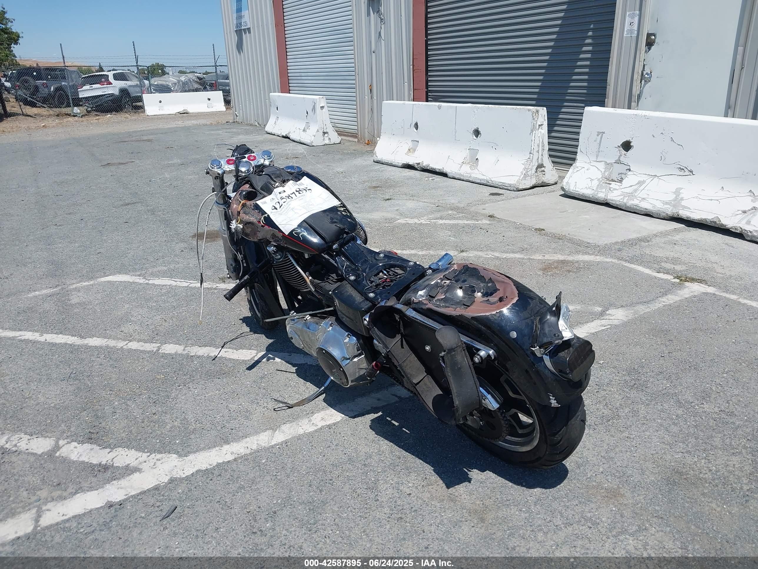 HARLEY-DAVIDSON FXDL image 3