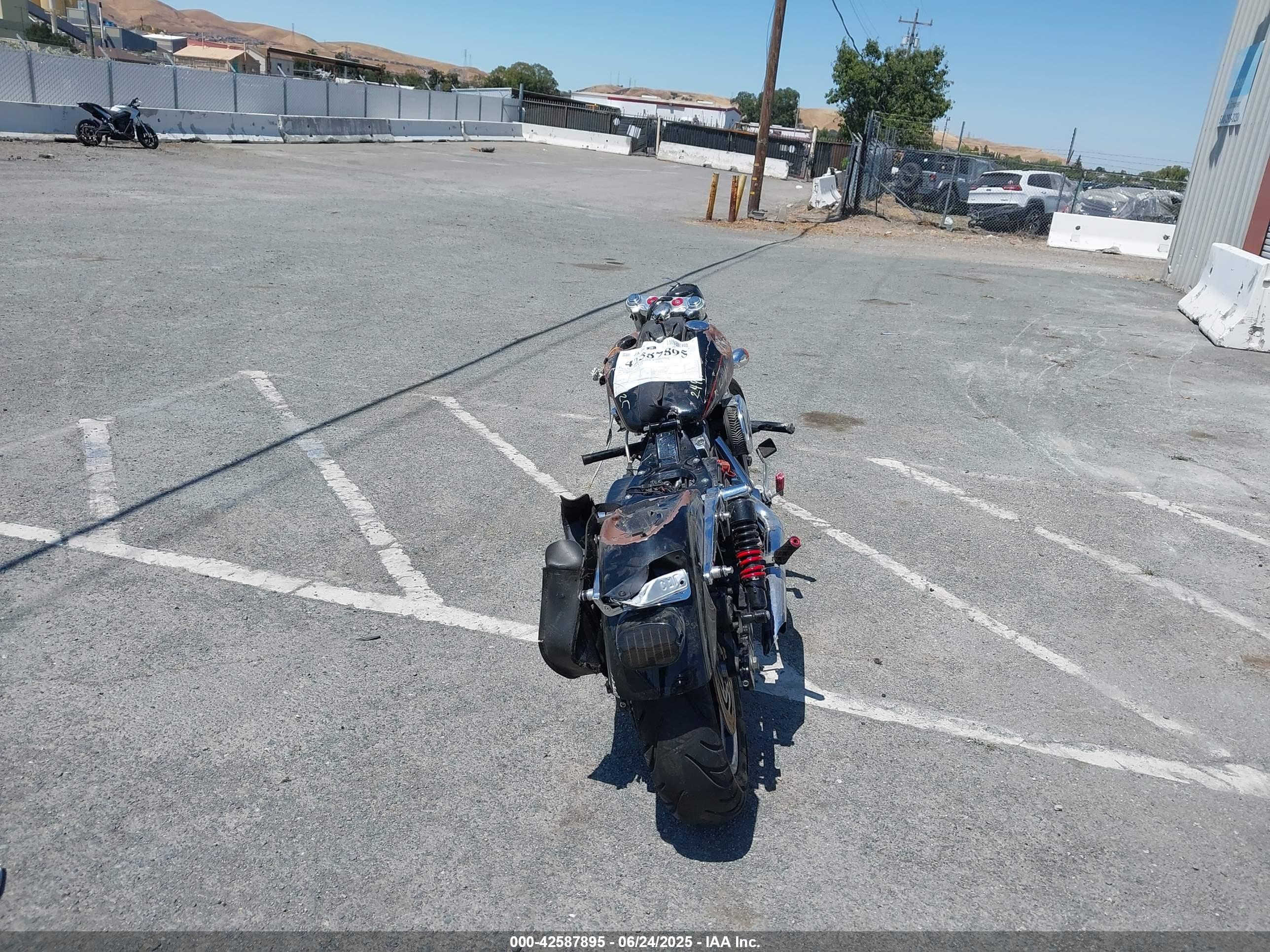 HARLEY-DAVIDSON FXDL image 6