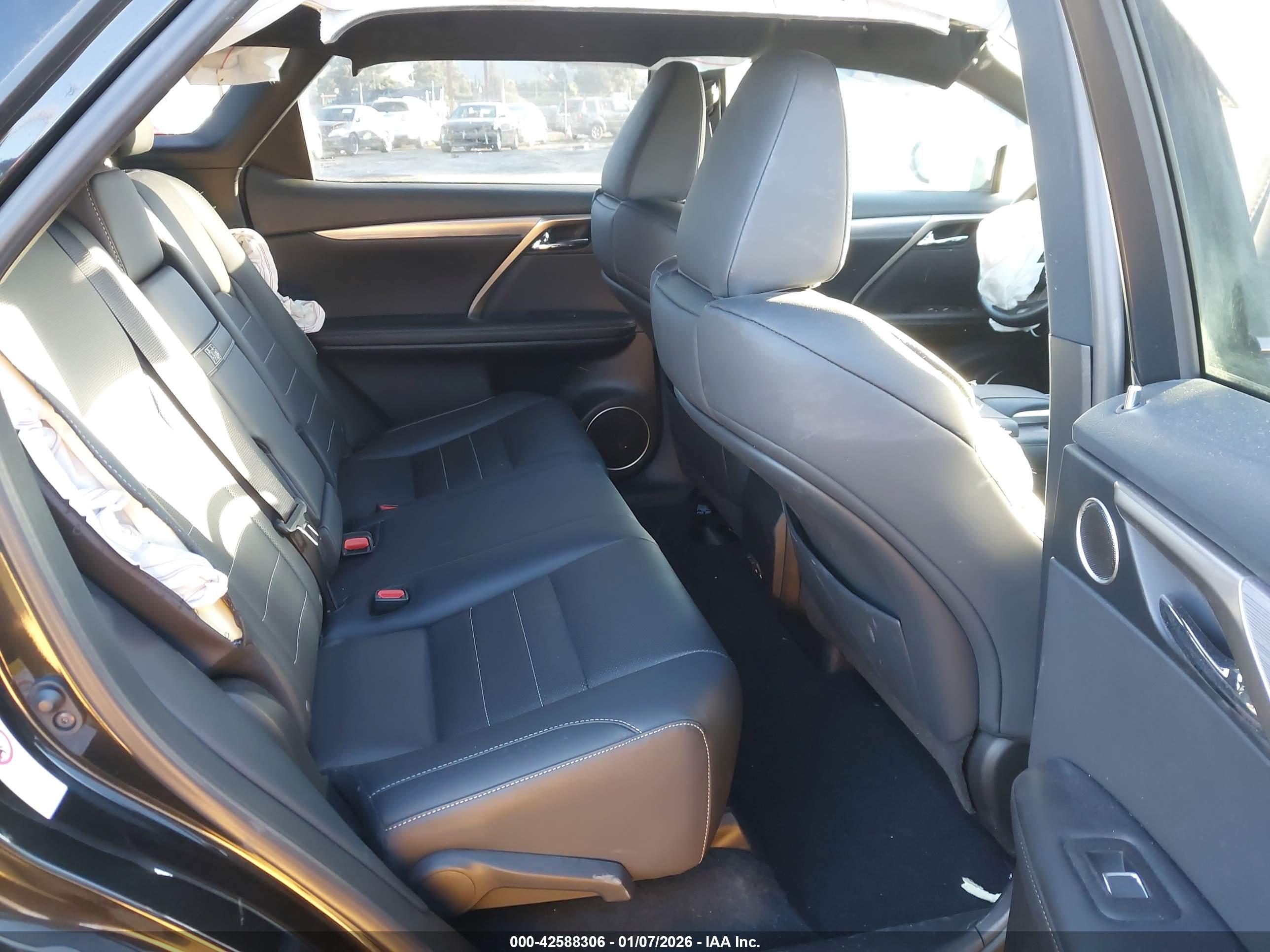 LEXUS RX image 8