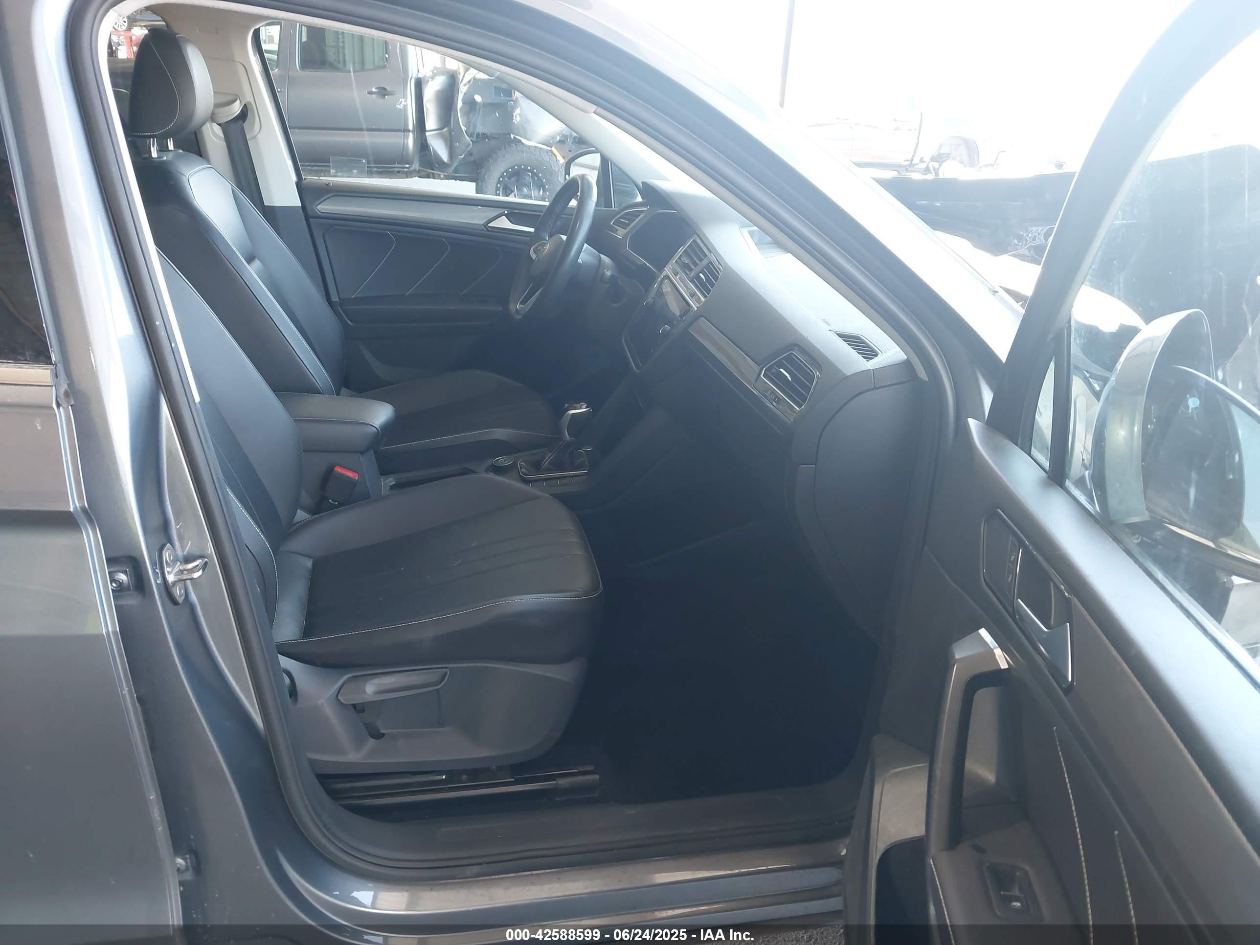 VOLKSWAGEN TIGUAN image 5