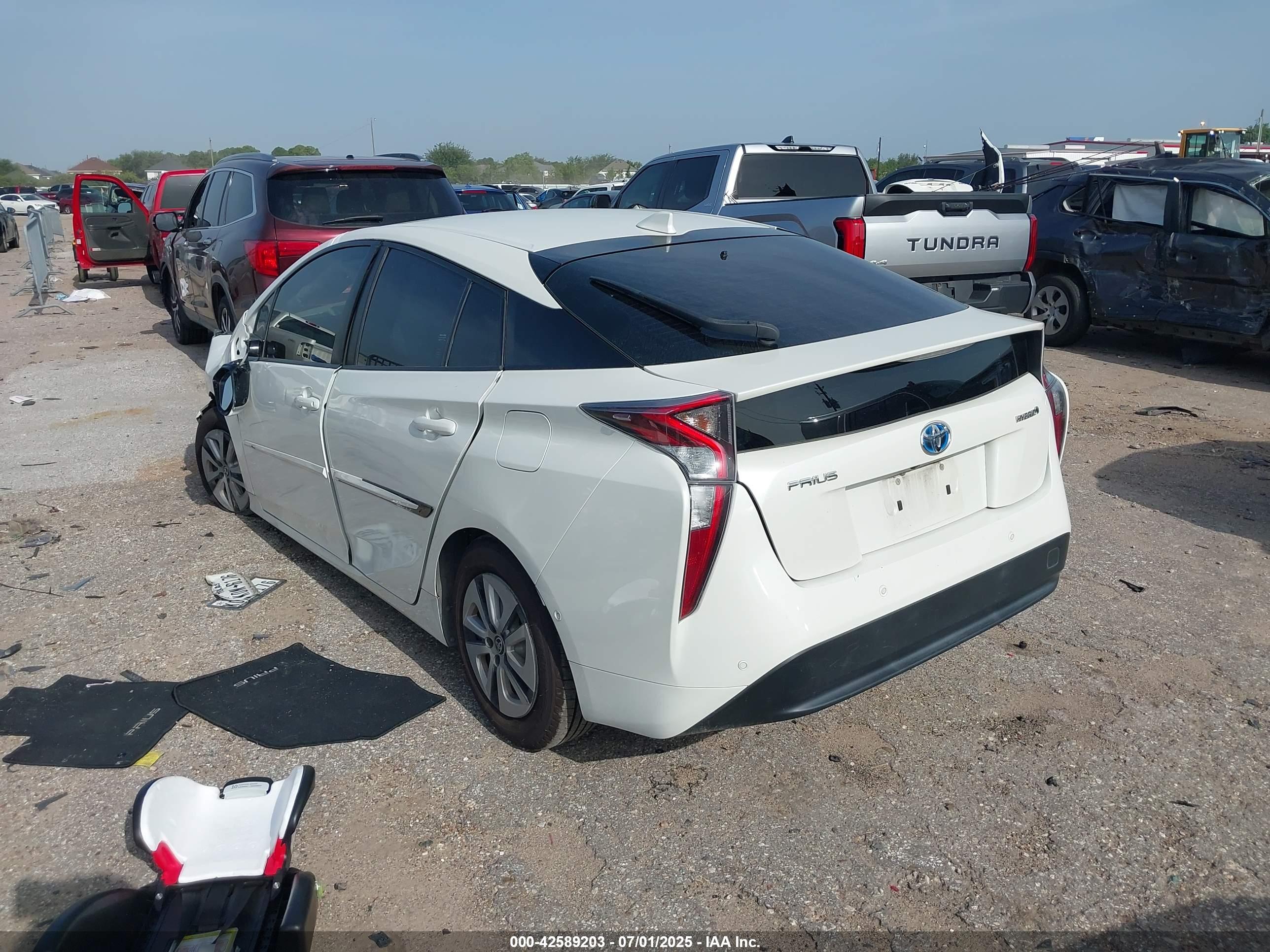 TOYOTA PRIUS image 3