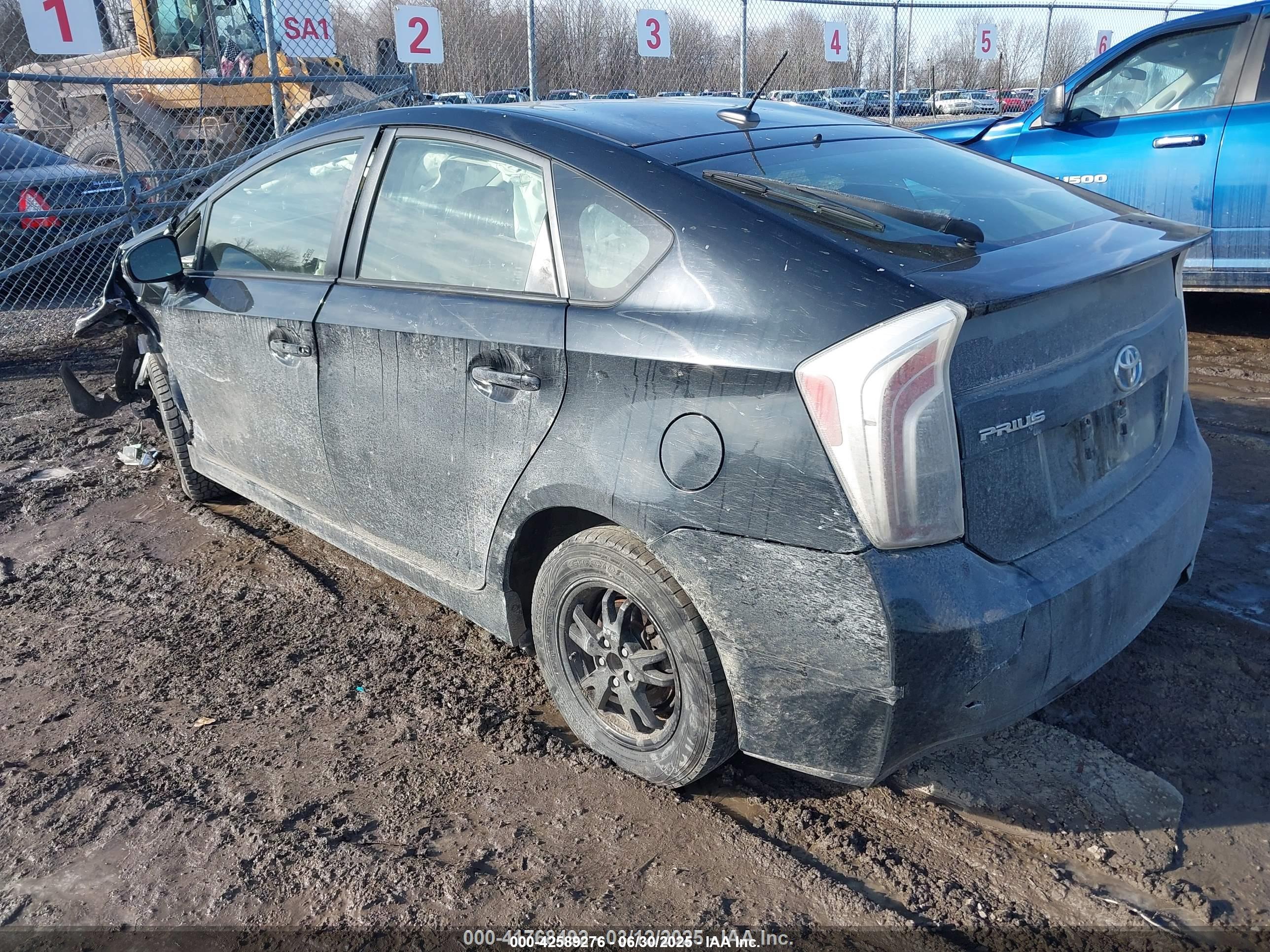 TOYOTA PRIUS image 3