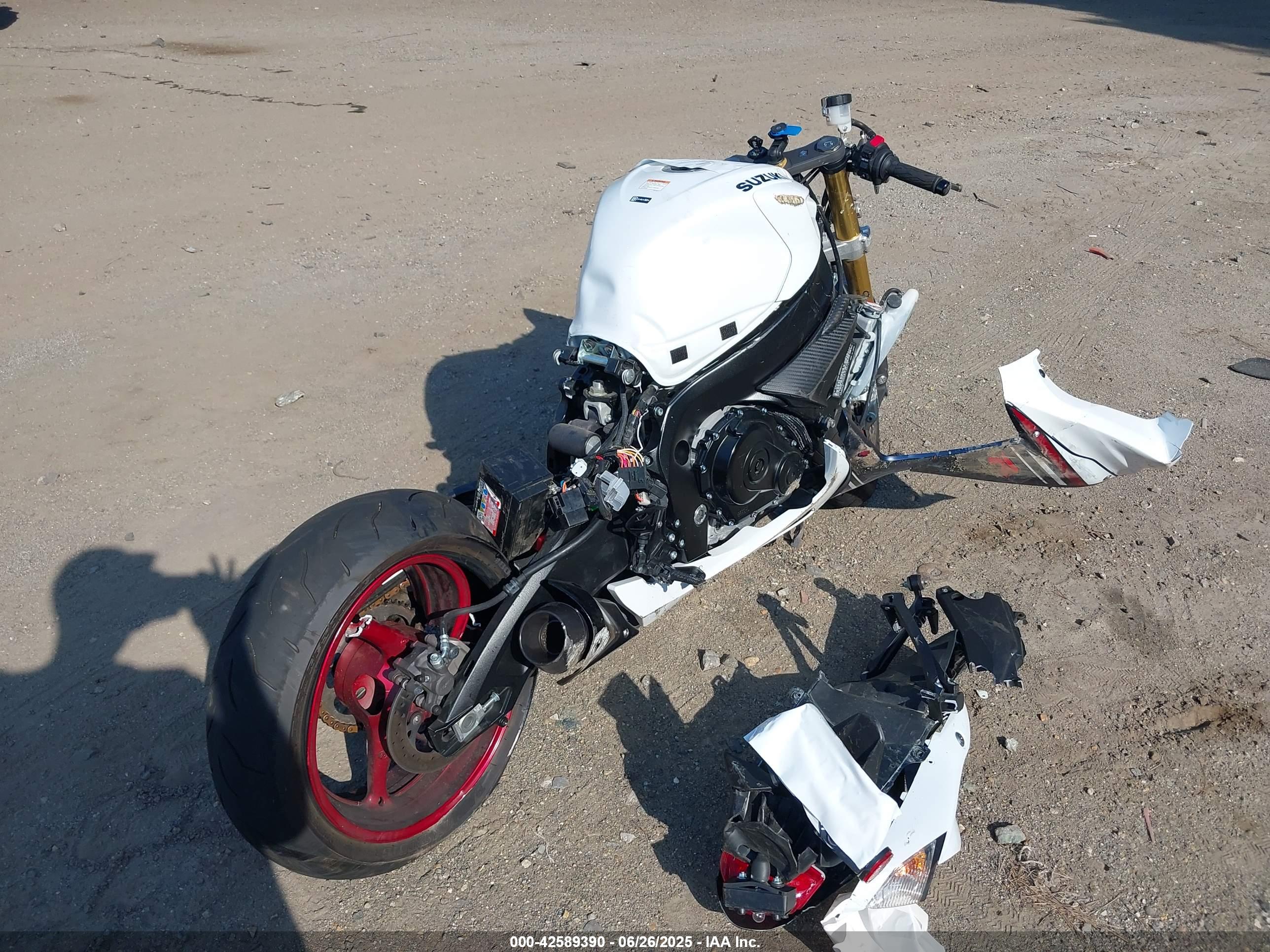 SUZUKI GSX-R750 image 4