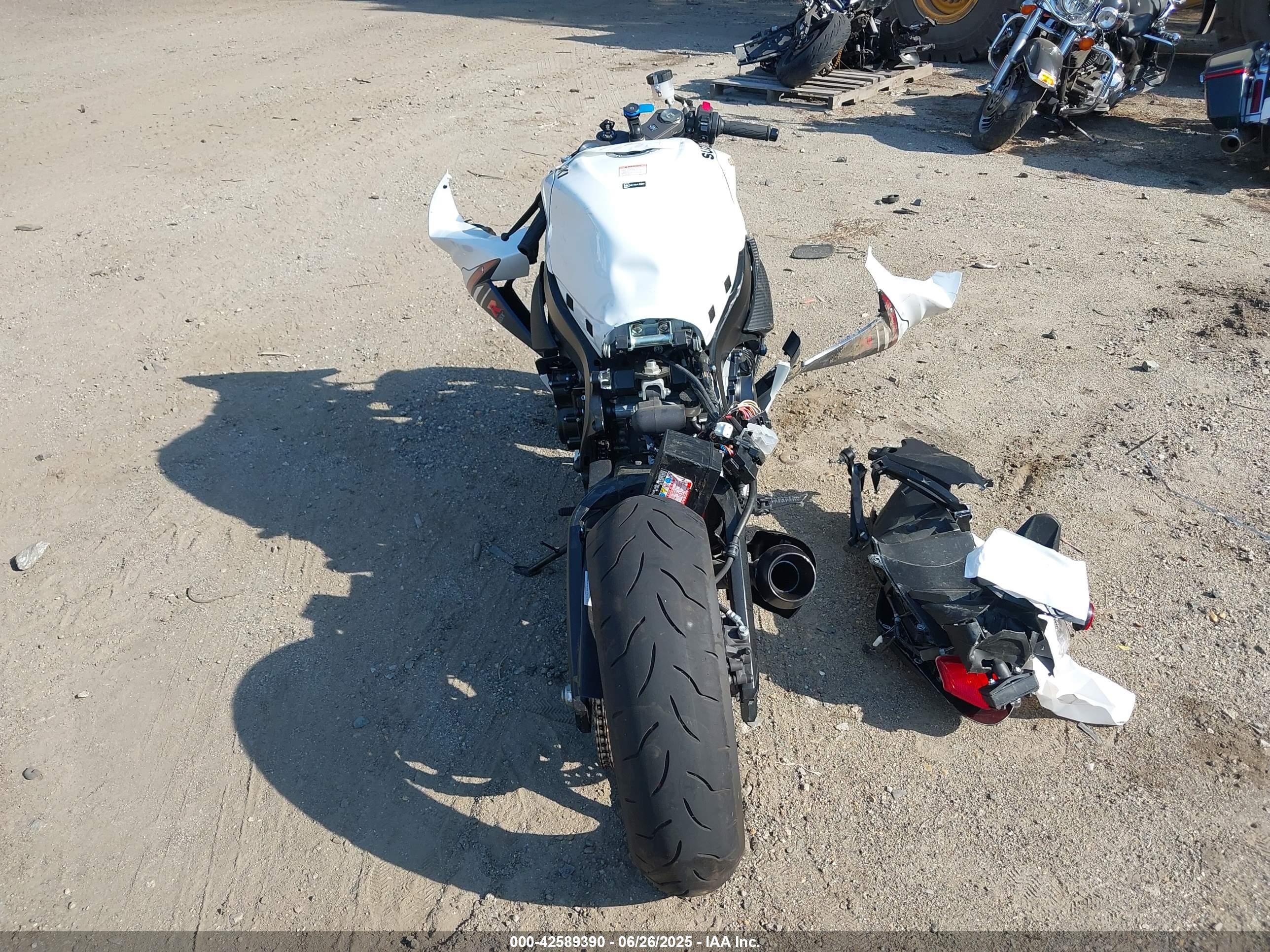 SUZUKI GSX-R750 image 6