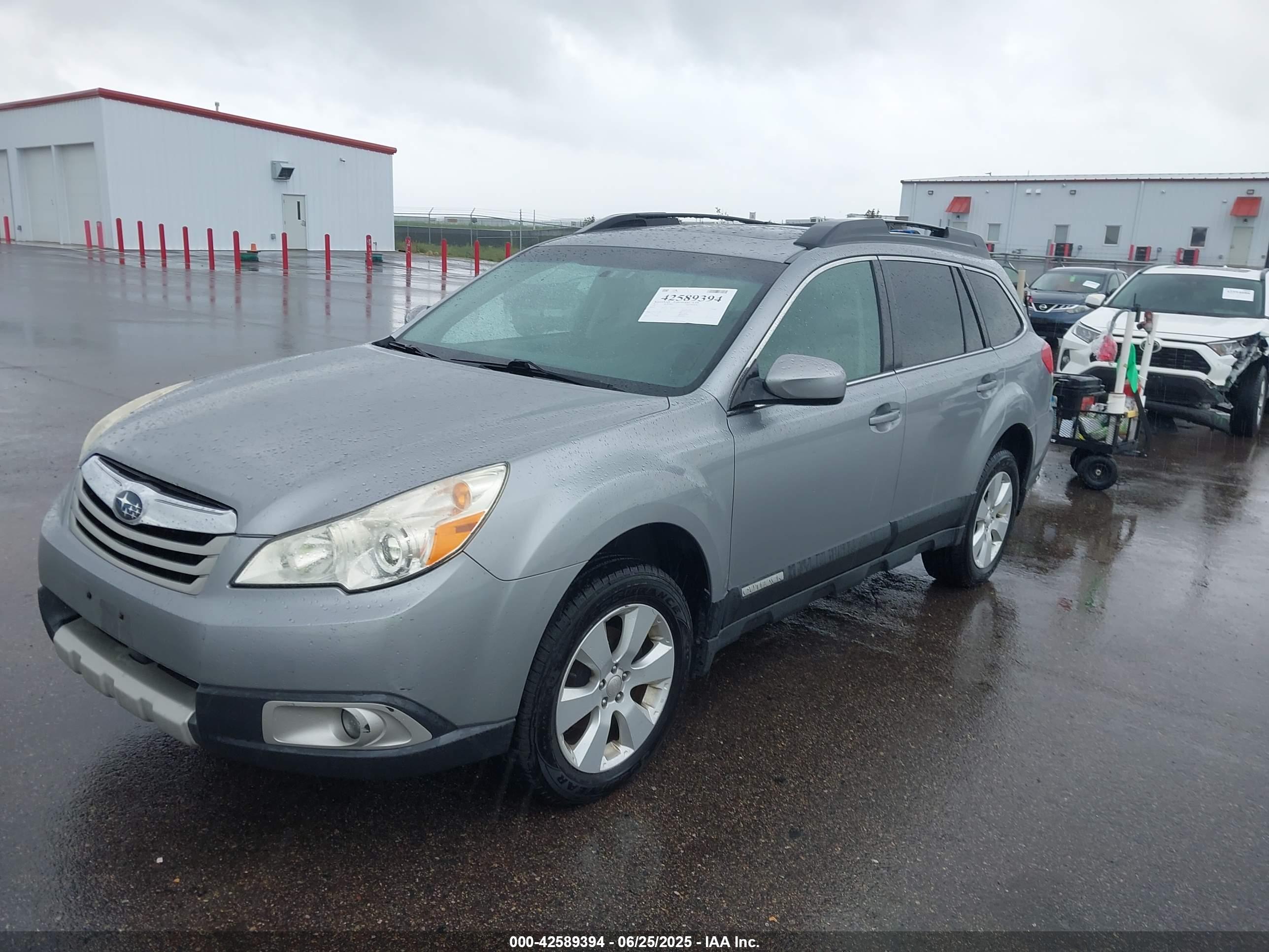 SUBARU OUTBACK image 2