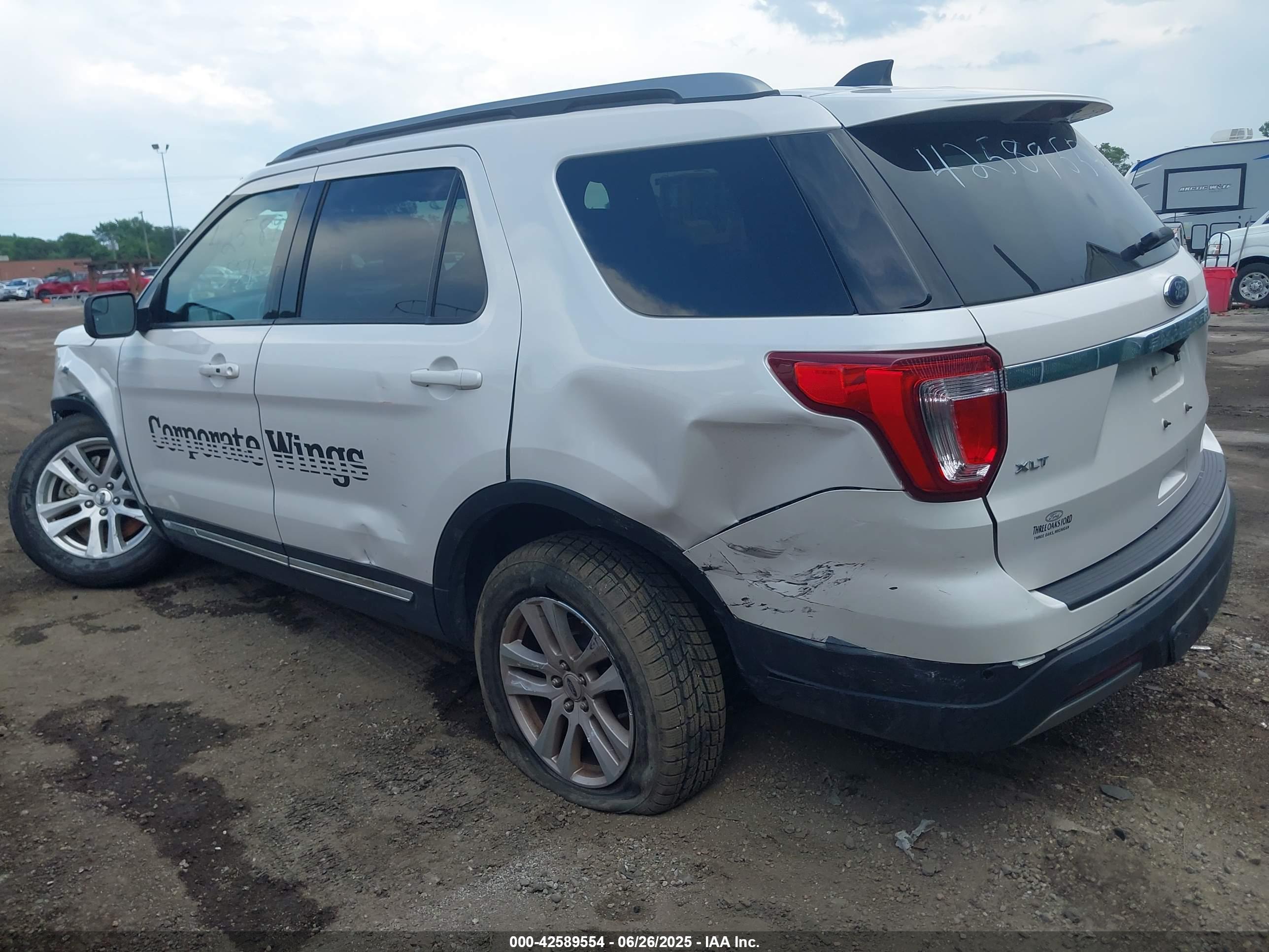 FORD EXPLORER image 3