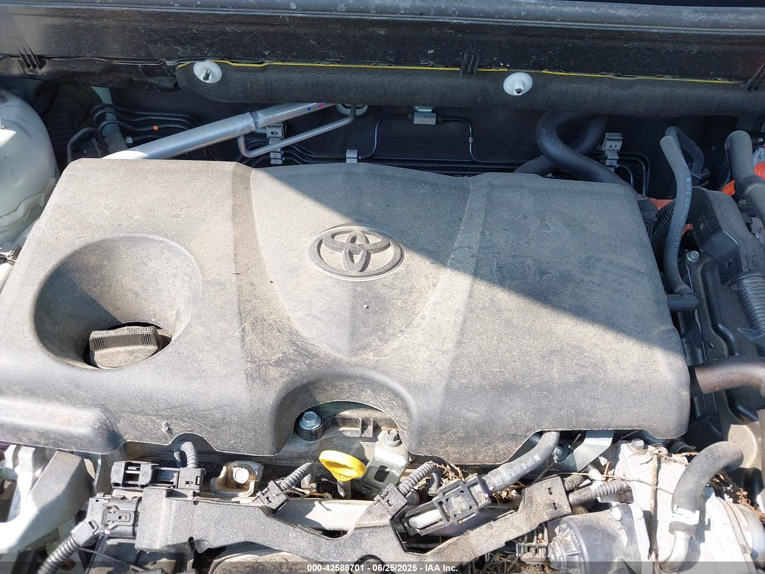 TOYOTA RAV4 image 10