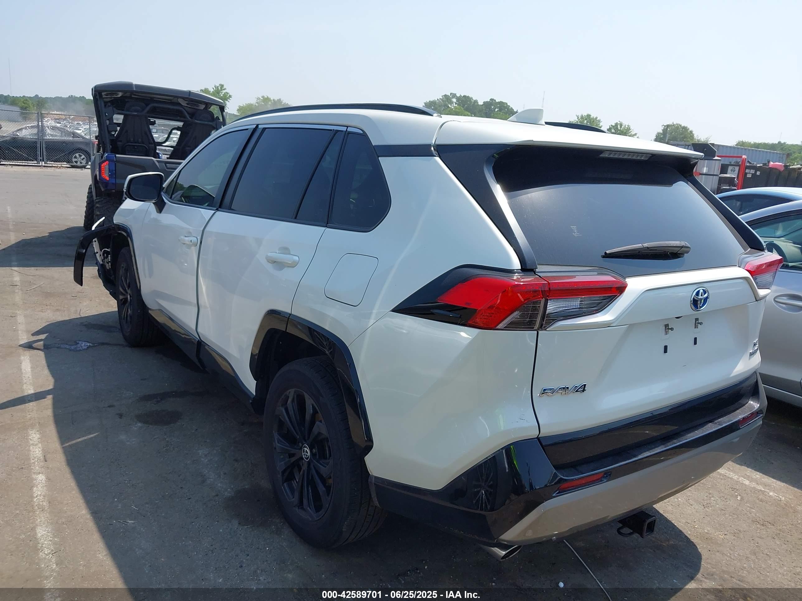 TOYOTA RAV4 image 3