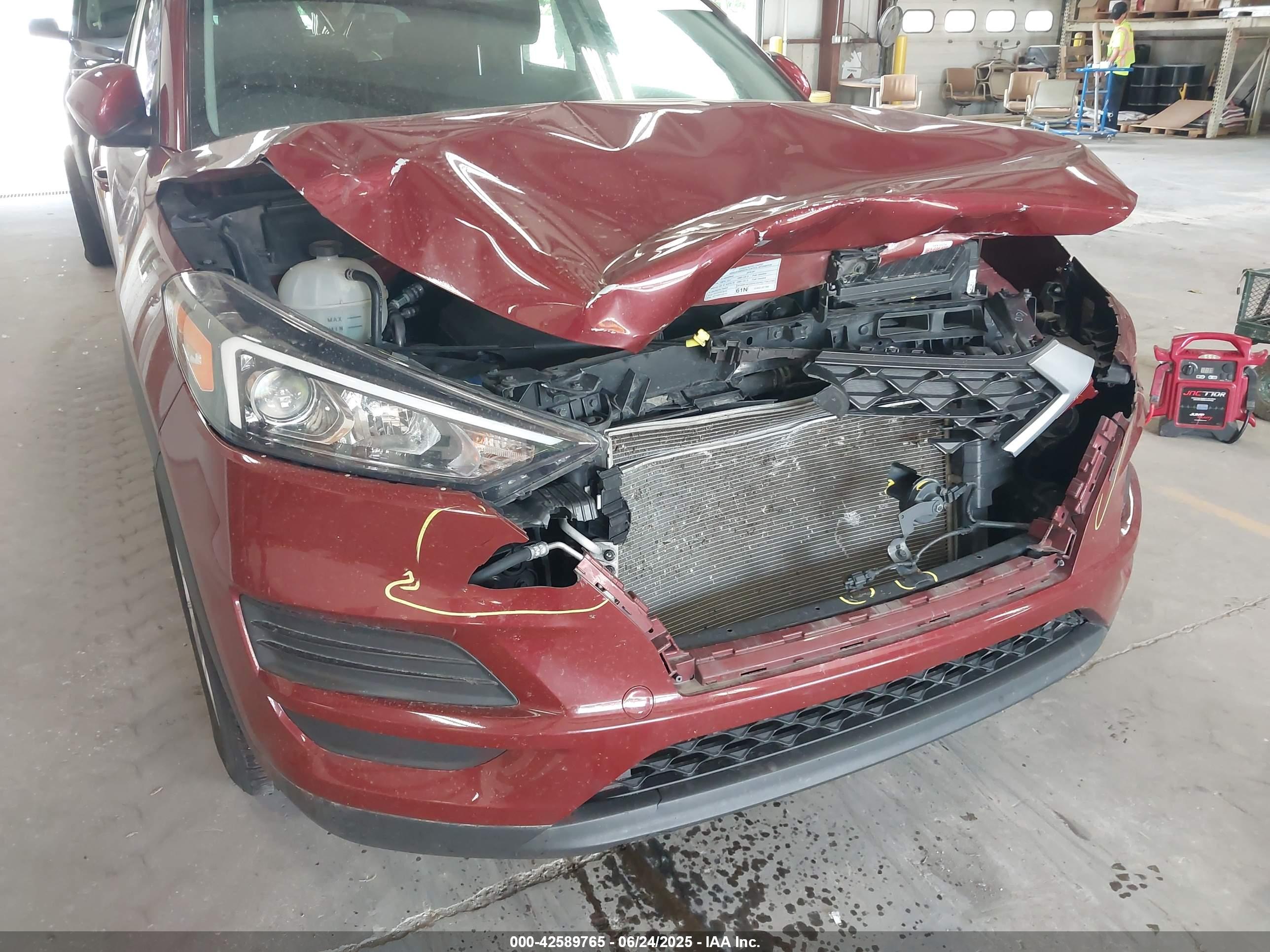 HYUNDAI TUCSON image 6