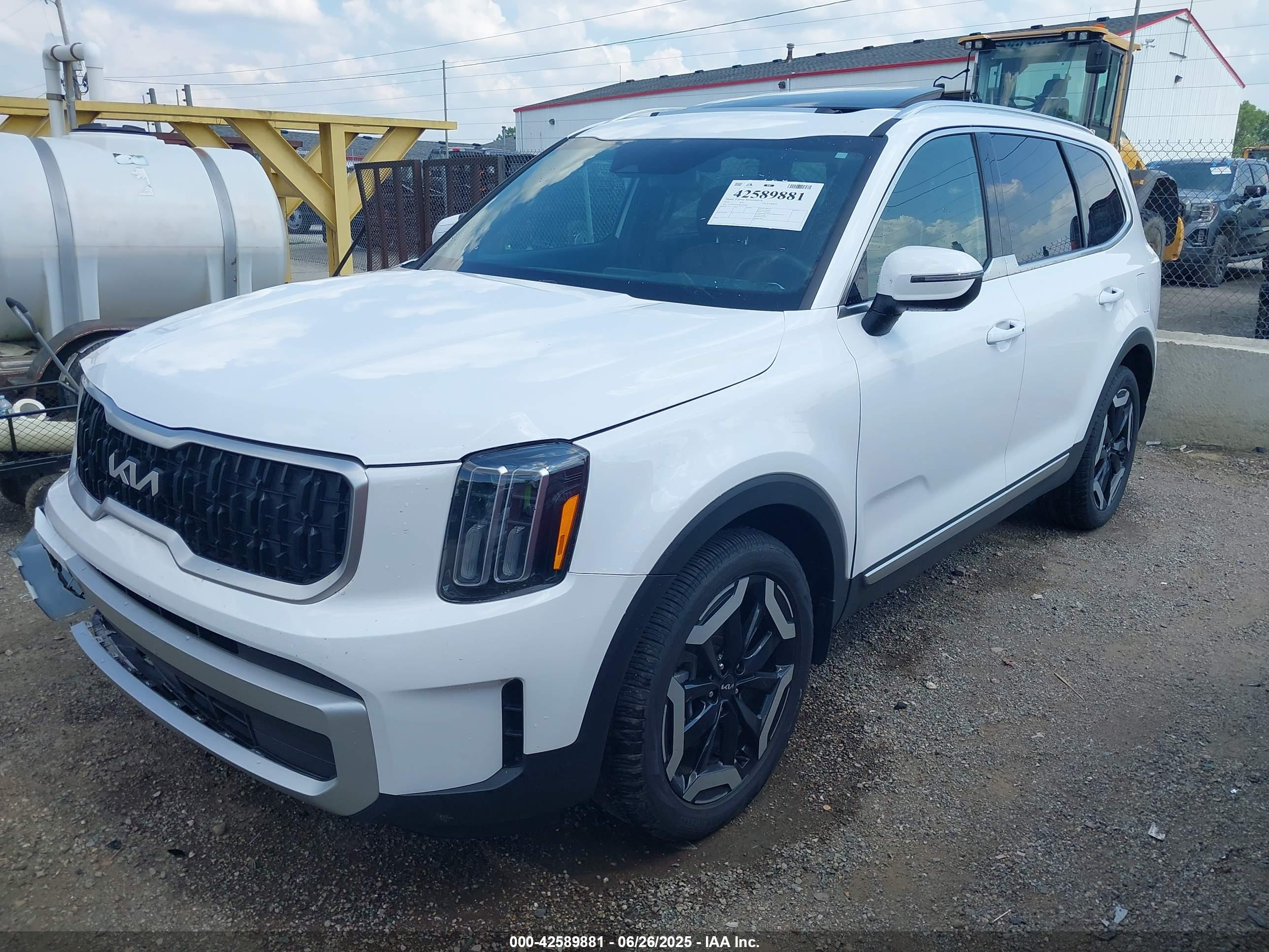 KIA TELLURIDE image 2