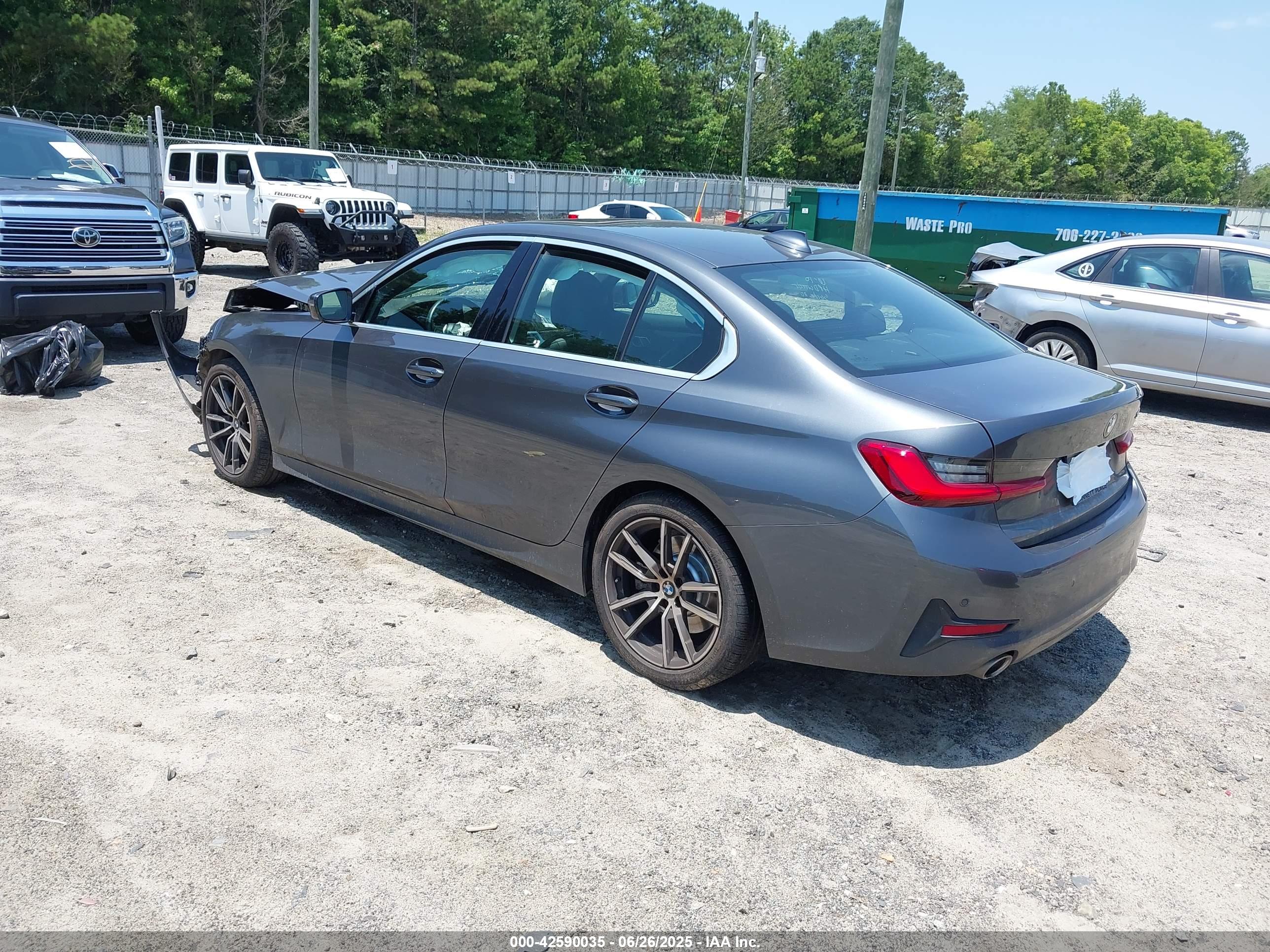 BMW 330I image 3