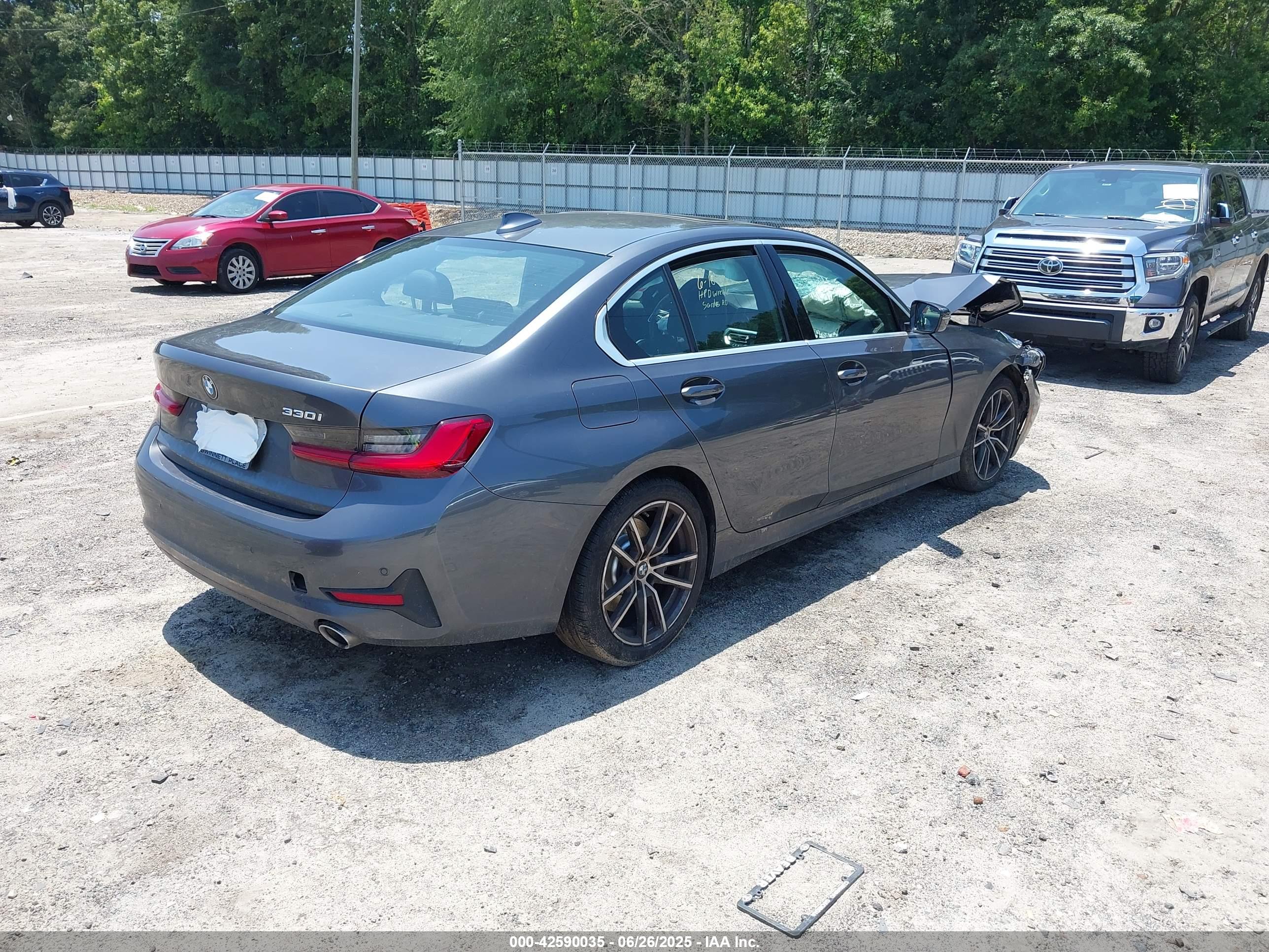 BMW 330I image 4