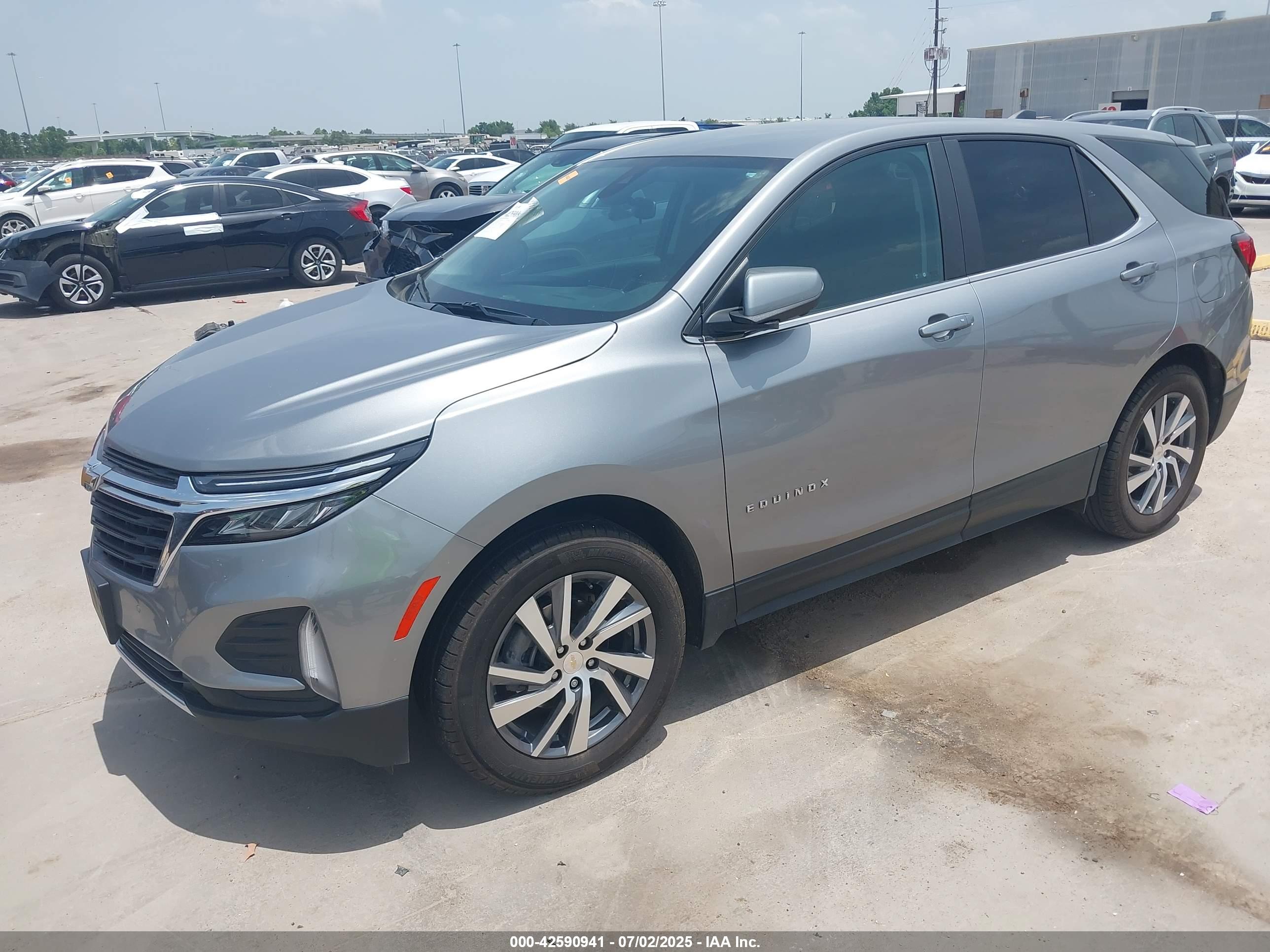 CHEVROLET EQUINOX image 2