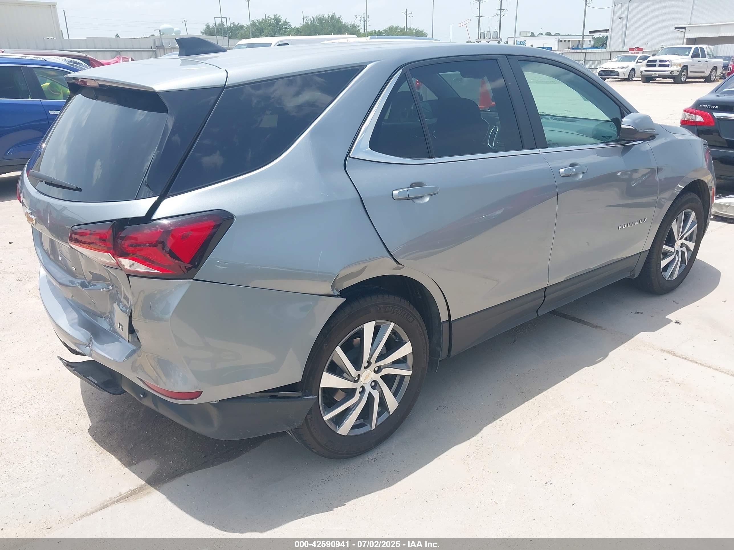 CHEVROLET EQUINOX image 4
