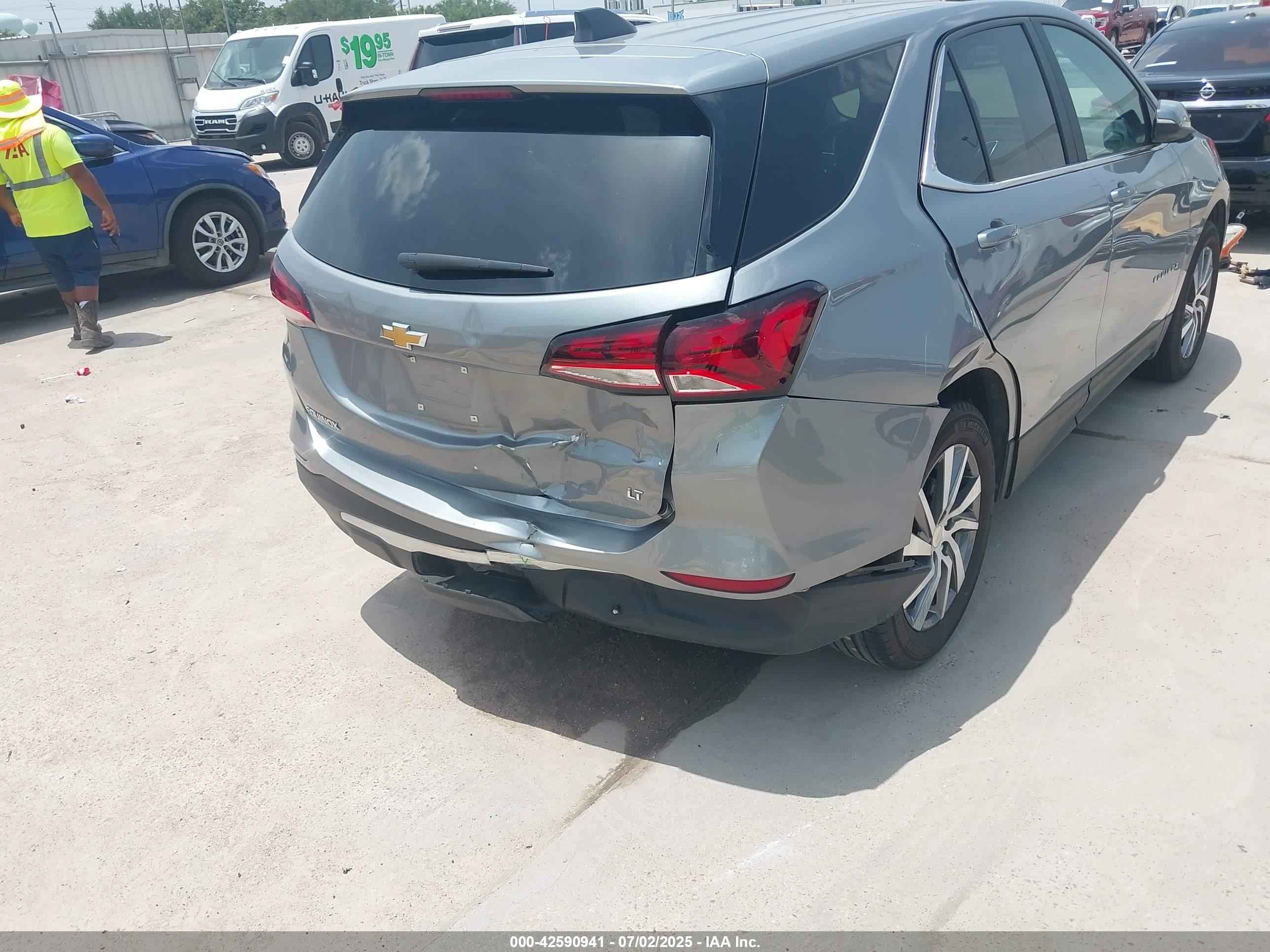 CHEVROLET EQUINOX image 6