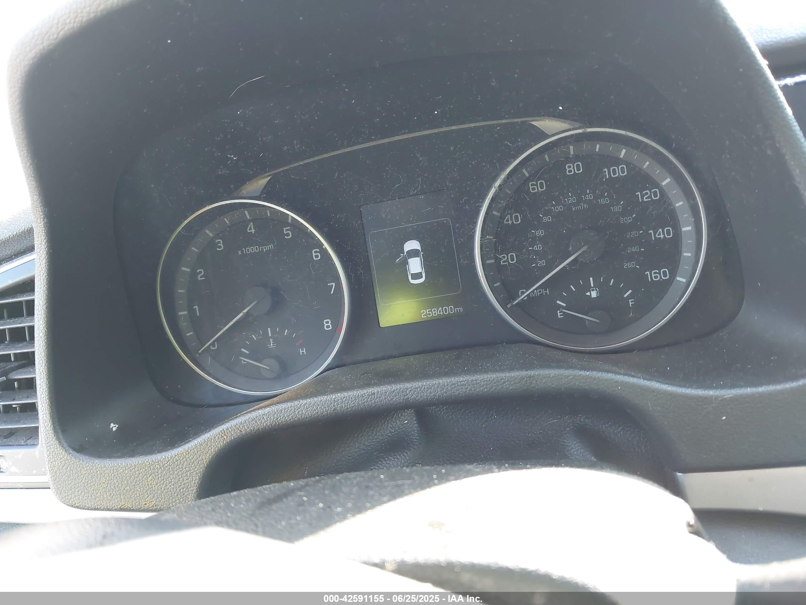 HYUNDAI ELANTRA image 7