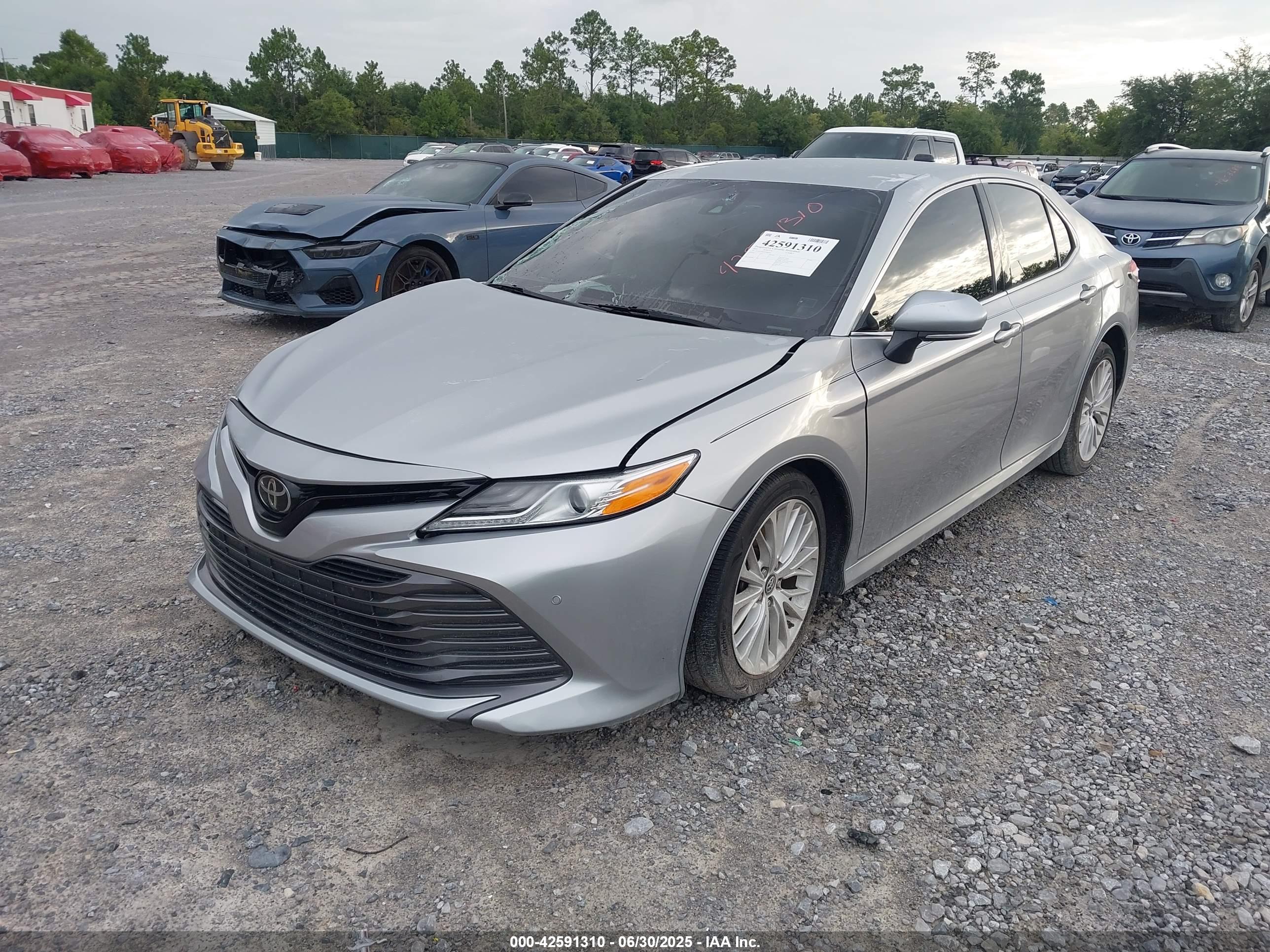 TOYOTA CAMRY image 2