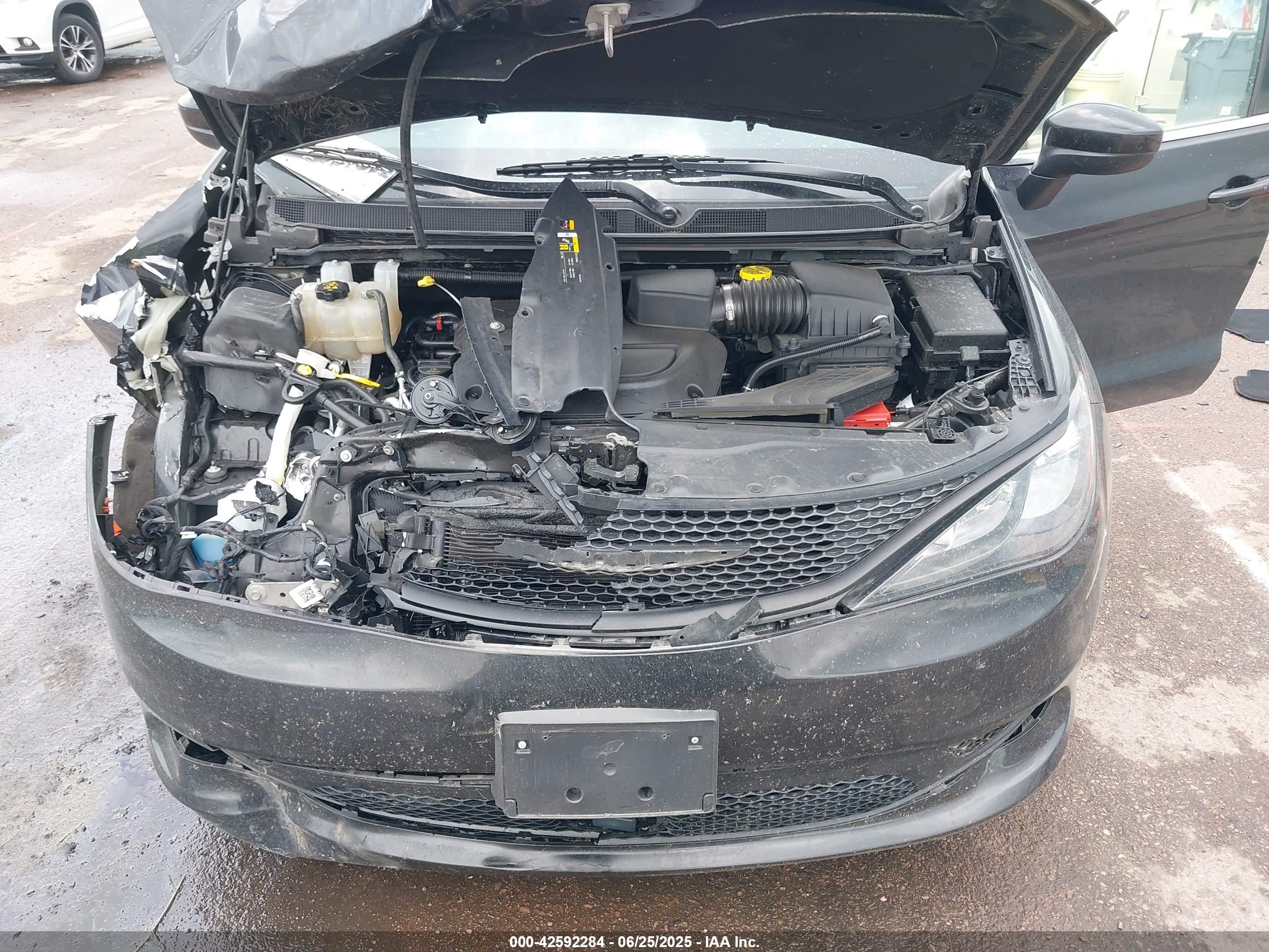 CHRYSLER VOYAGER image 10