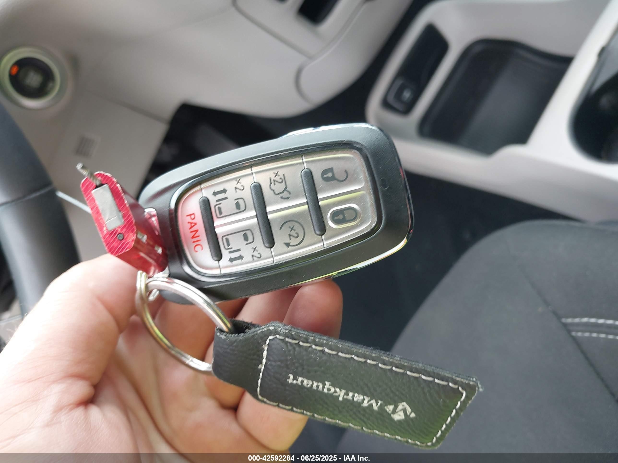 CHRYSLER VOYAGER image 11