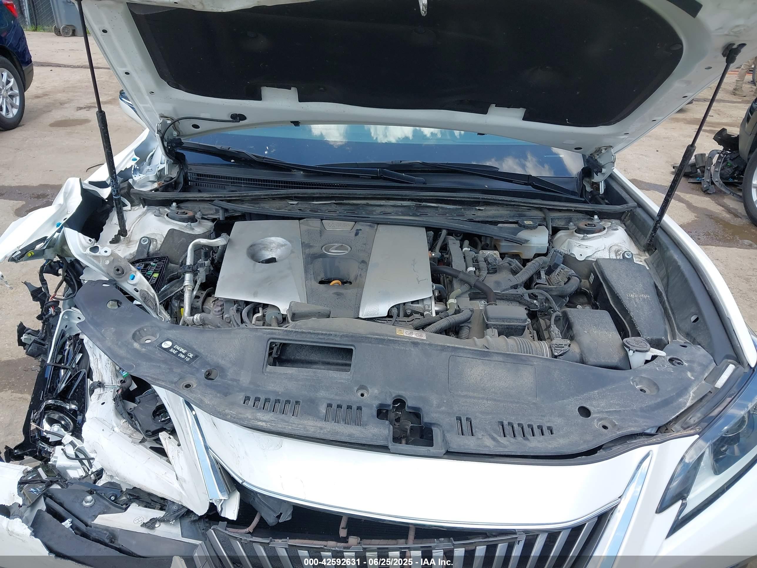 LEXUS ES image 10