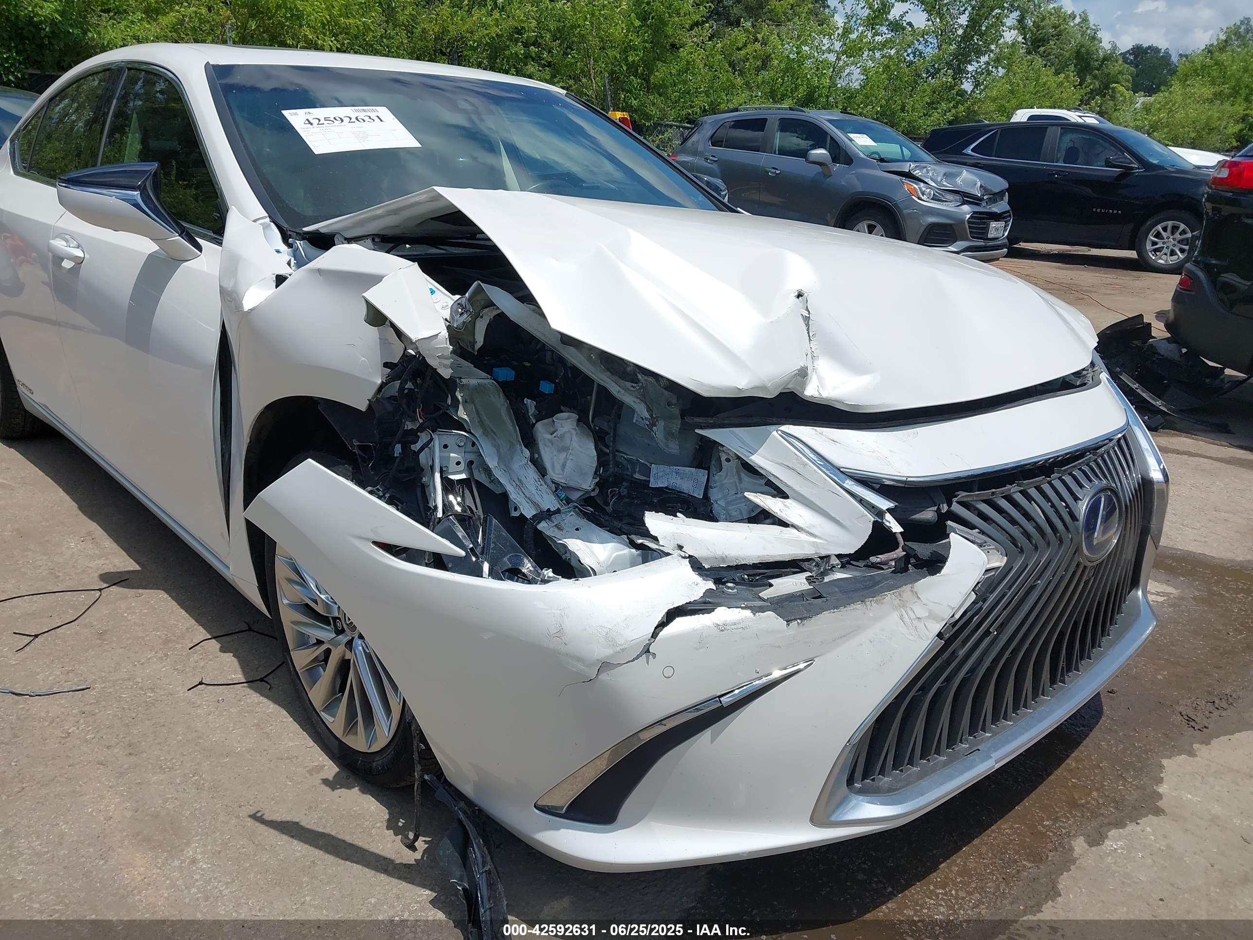 LEXUS ES image 6