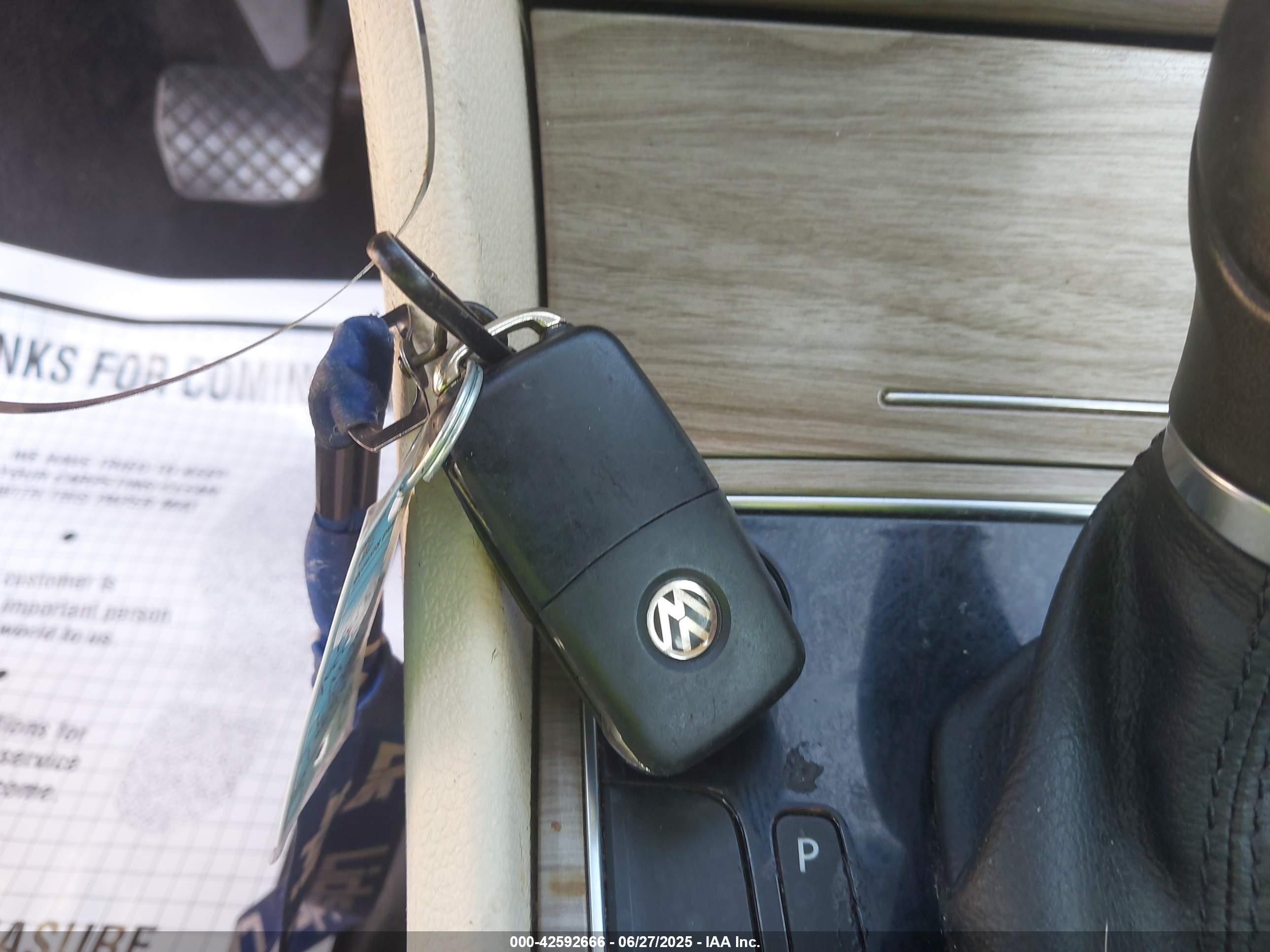 VOLKSWAGEN PASSAT image 11