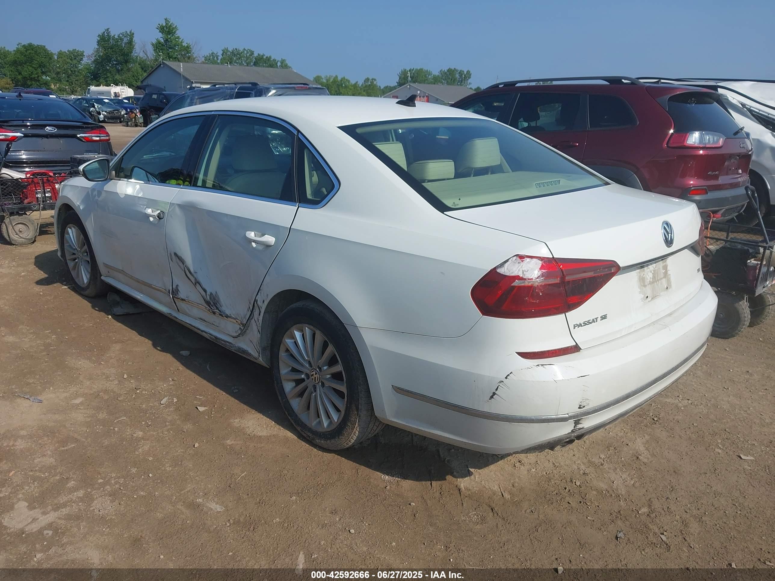 VOLKSWAGEN PASSAT image 3