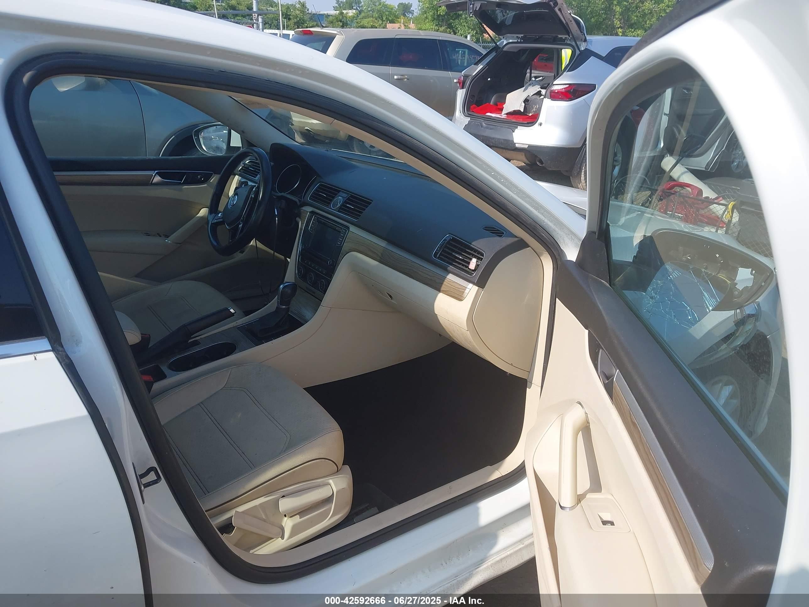 VOLKSWAGEN PASSAT image 5