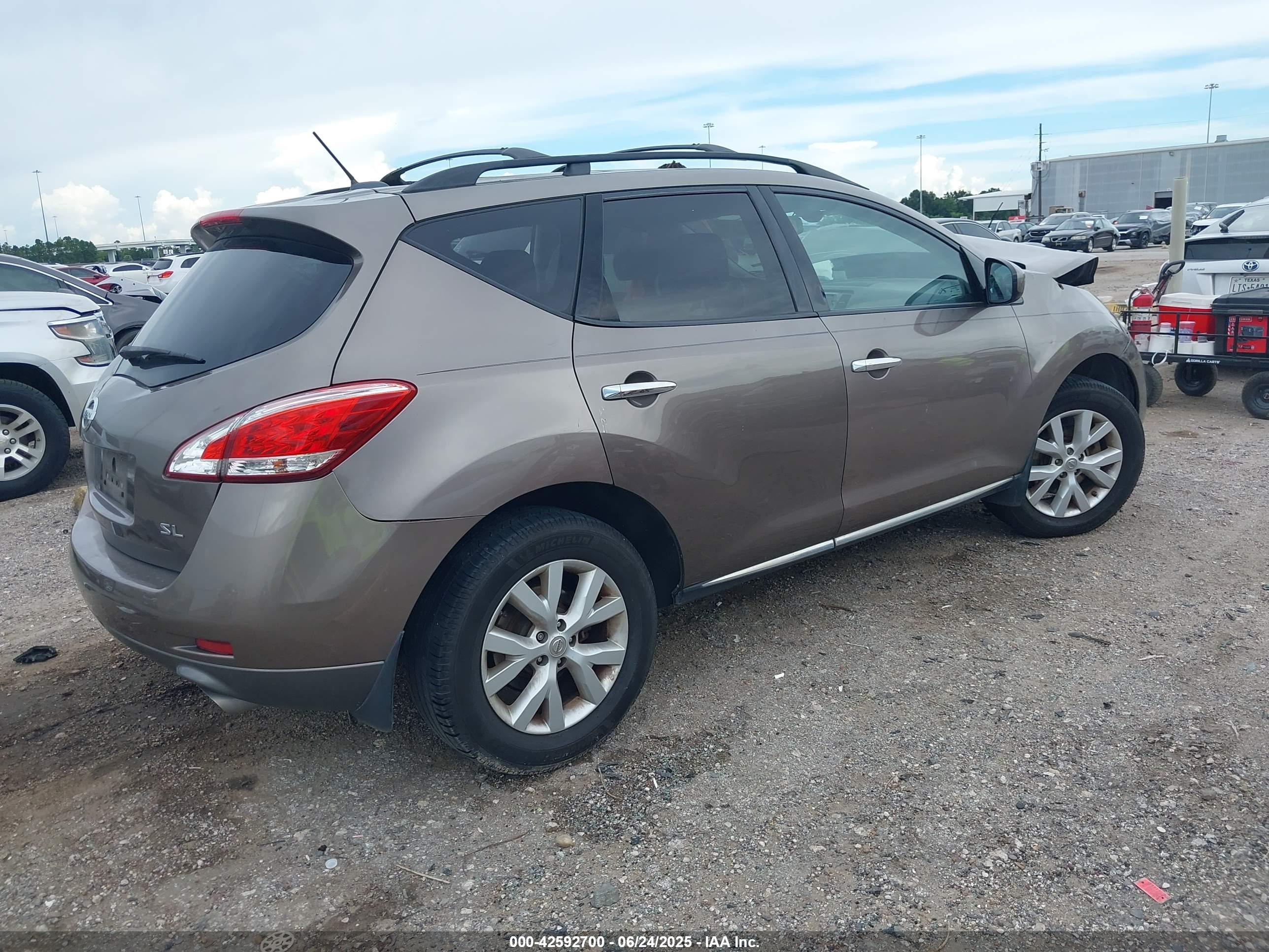 NISSAN MURANO image 4