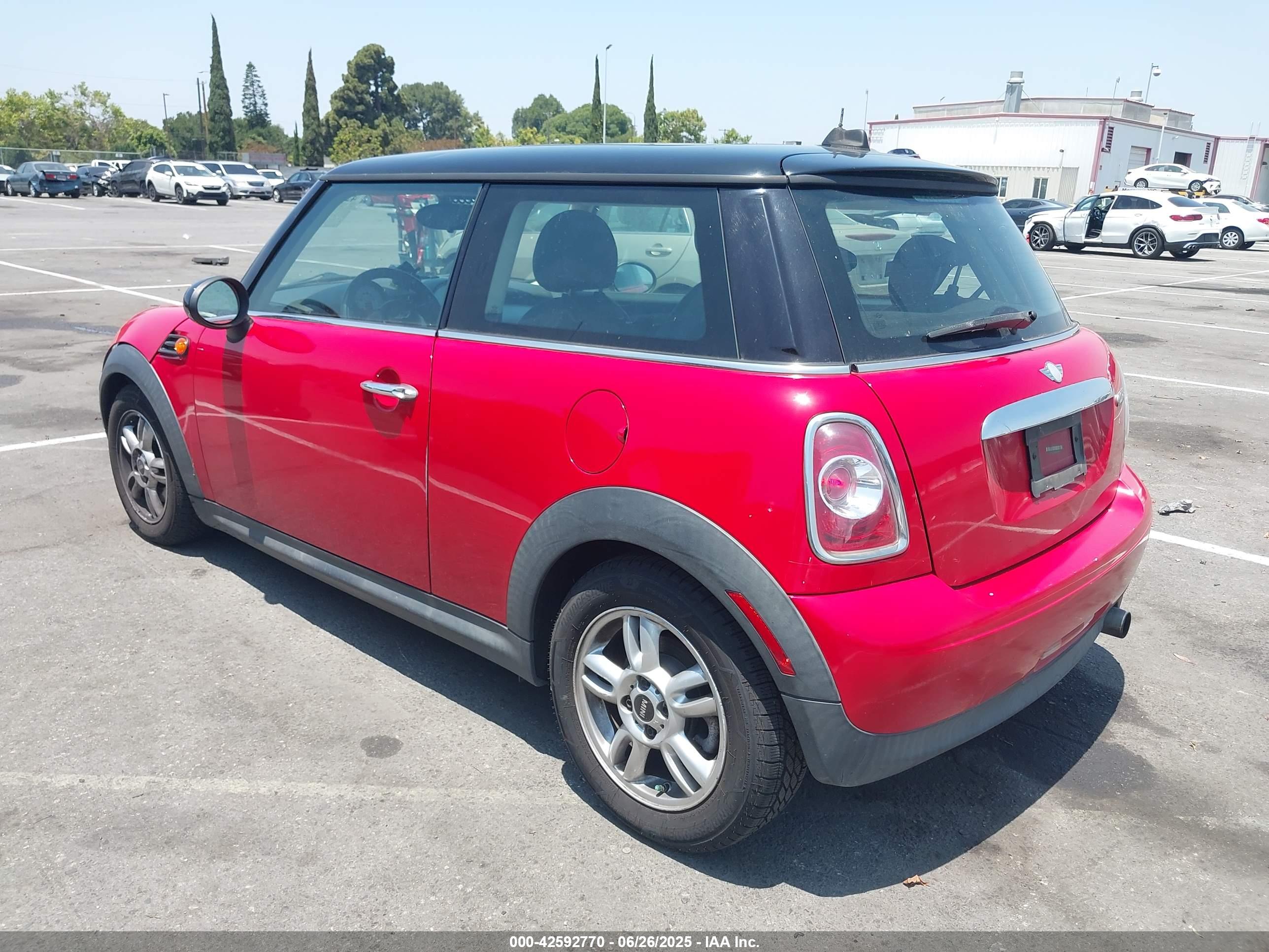 MINI COOPER image 3