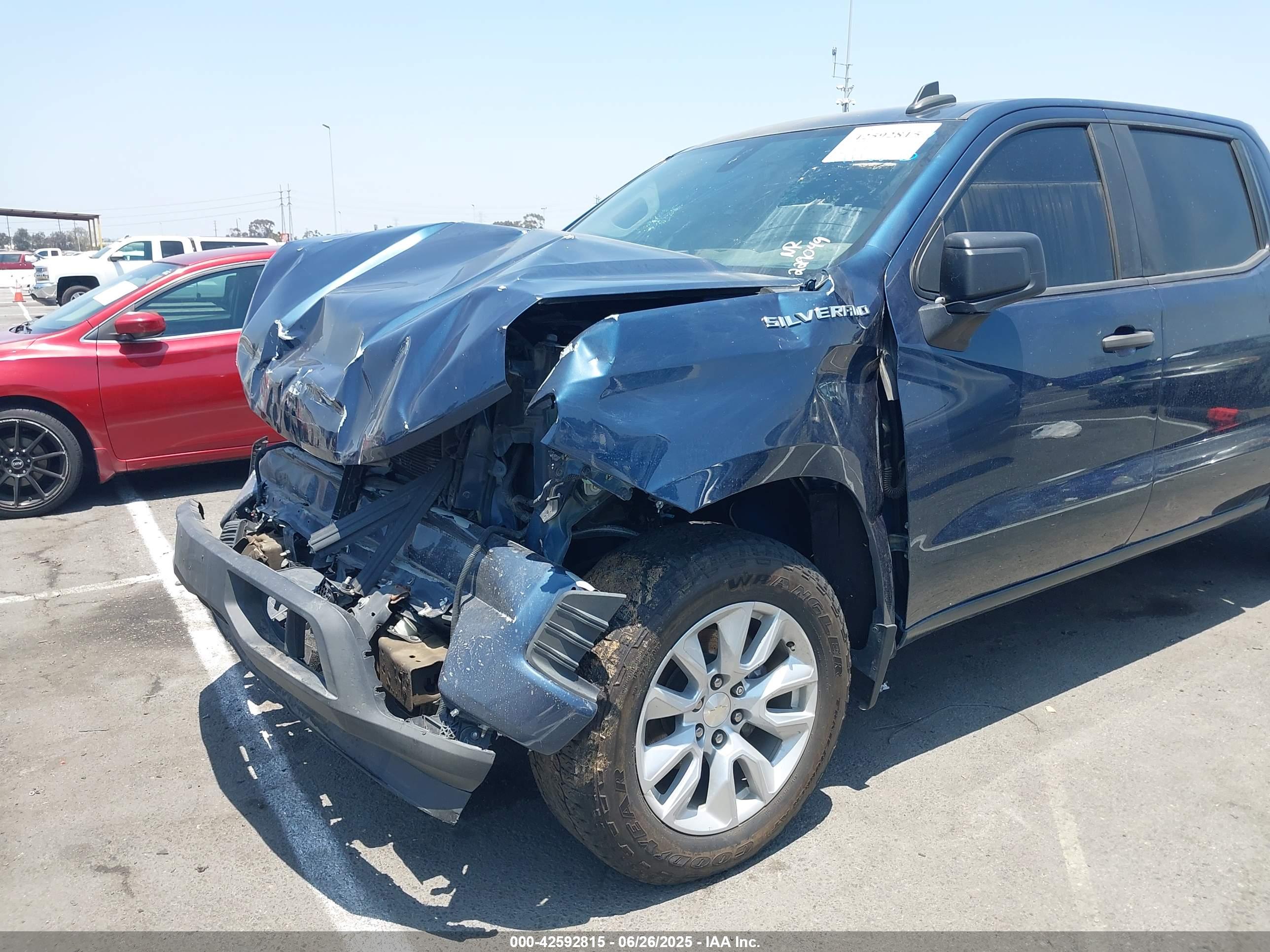 CHEVROLET SILVERADO image 6