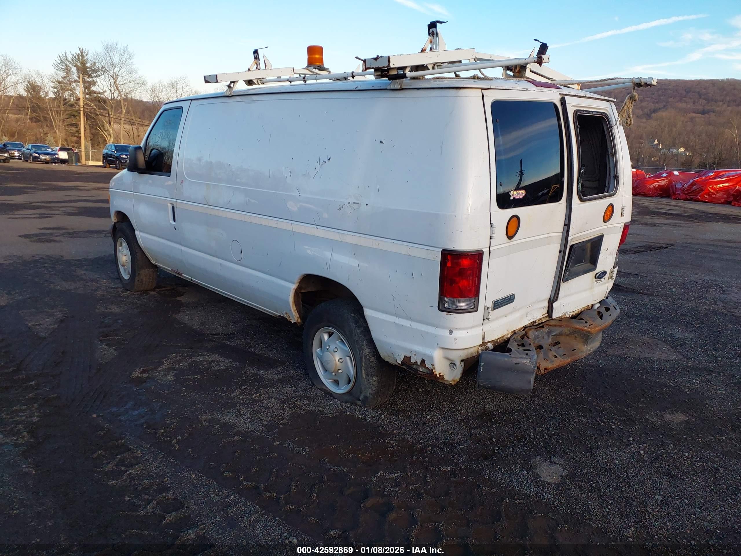 FORD E-250 image 3