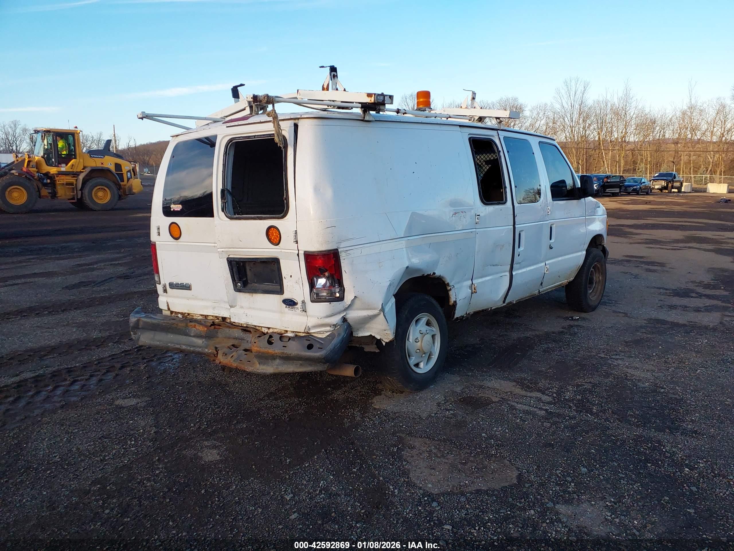 FORD E-250 image 6