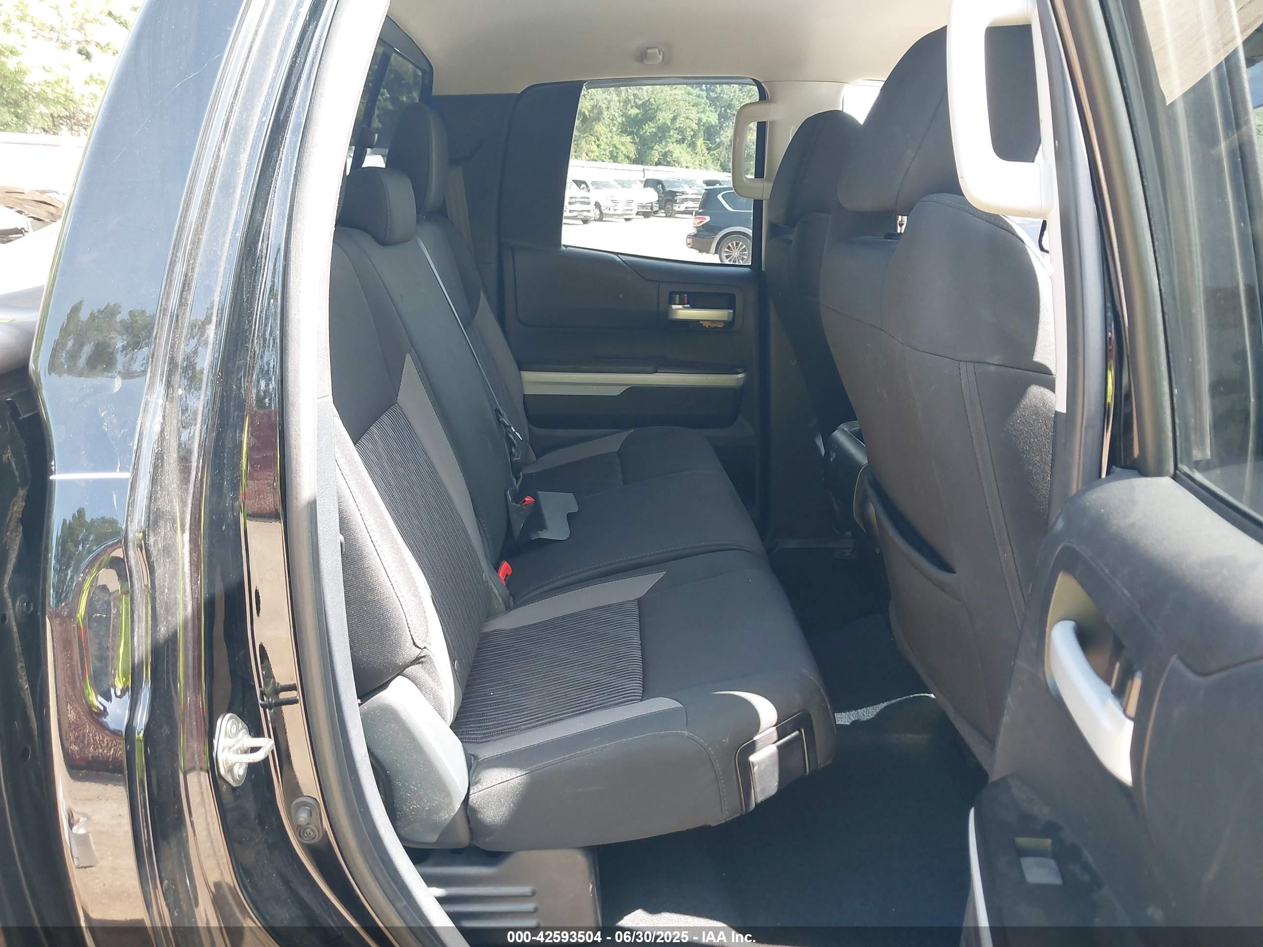 TOYOTA TUNDRA image 8