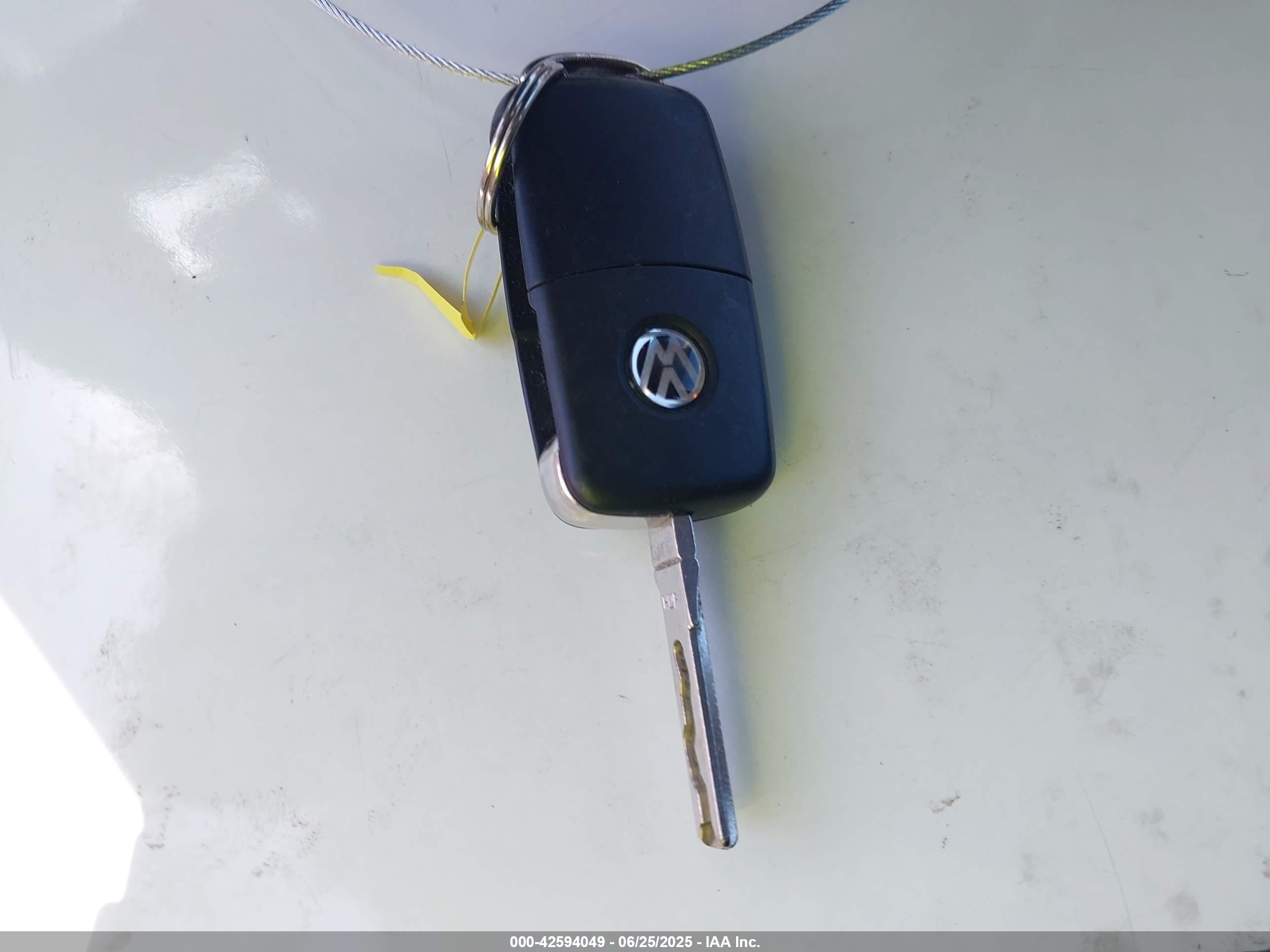 VOLKSWAGEN TIGUAN image 11