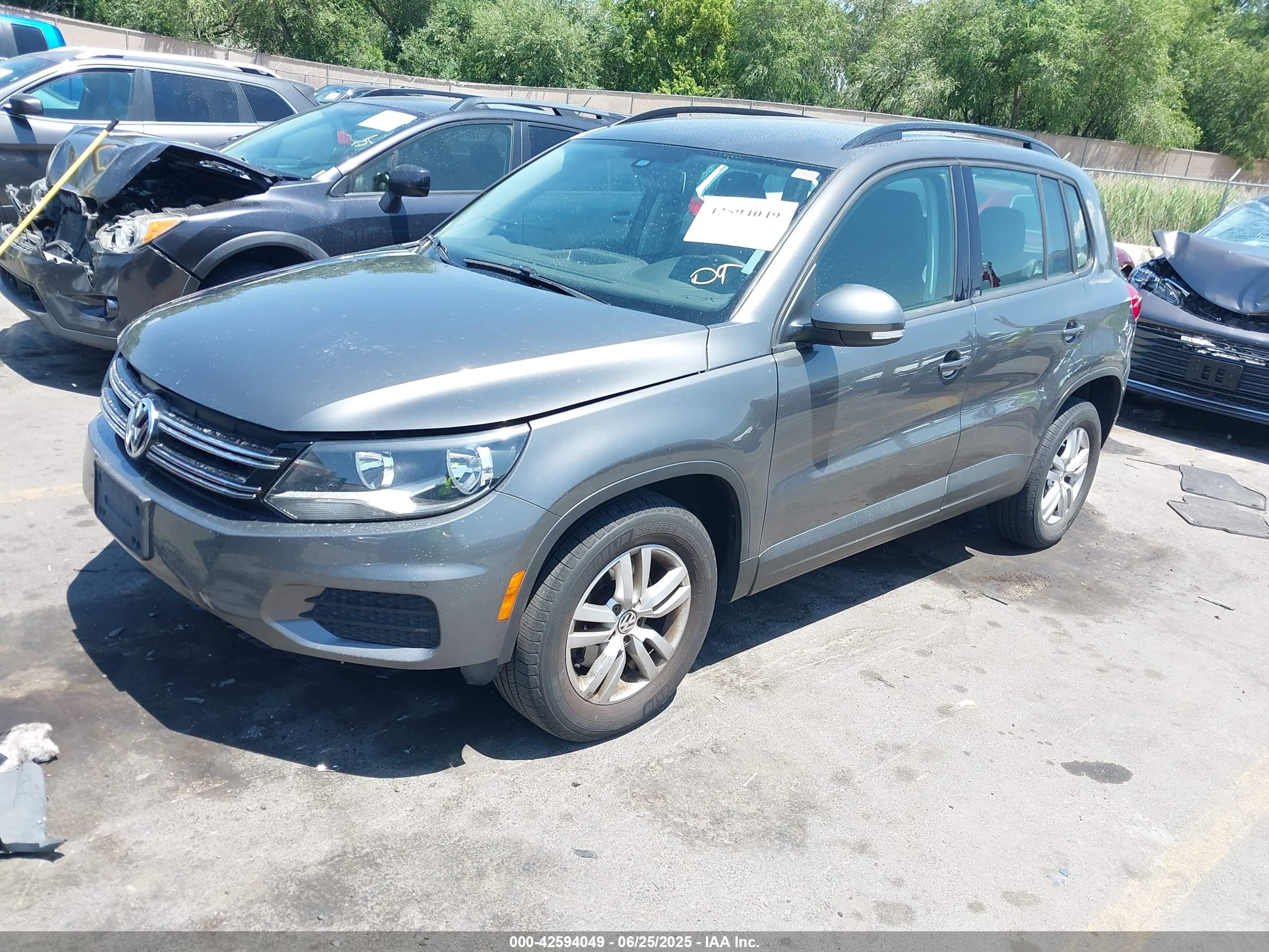 VOLKSWAGEN TIGUAN image 2