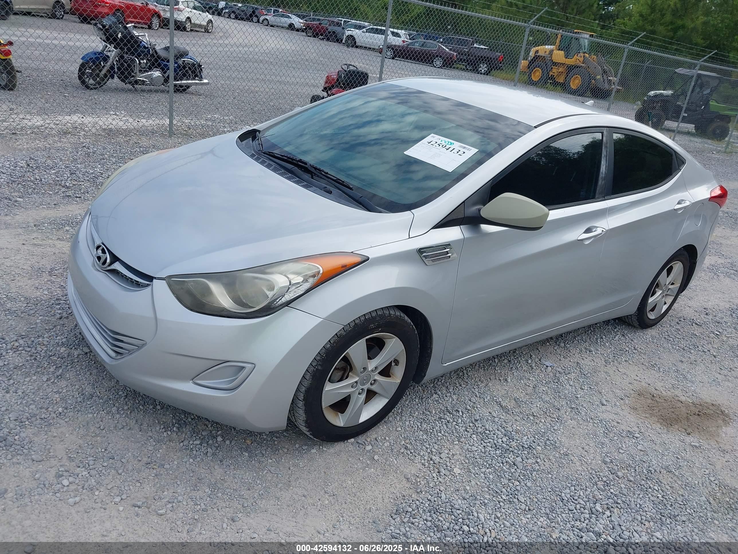 HYUNDAI ELANTRA image 2